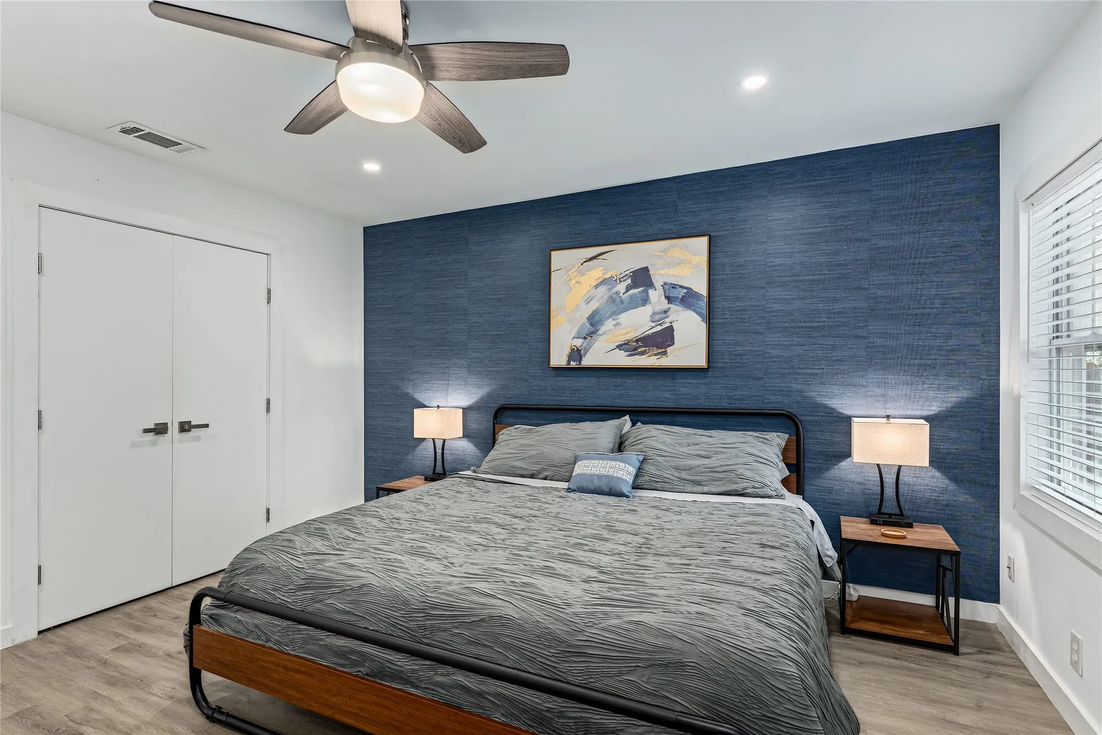 Duplex For Sale in Dallas County , 112 N Adams Avenue, Dallas, Texas 75208, 5 Bedroom, 2 Bathroom, Garage spaces, 2,088 Sqft, built in 1945, mls#21267883, Real Estate Agent in Dallas, Homes For Sale in Dallas county, Homes For Sale in Dallas, Realtor in Dallas Texas, Real Estate Brokerage Independent Realty Texas, Luminita Cordes Realtor