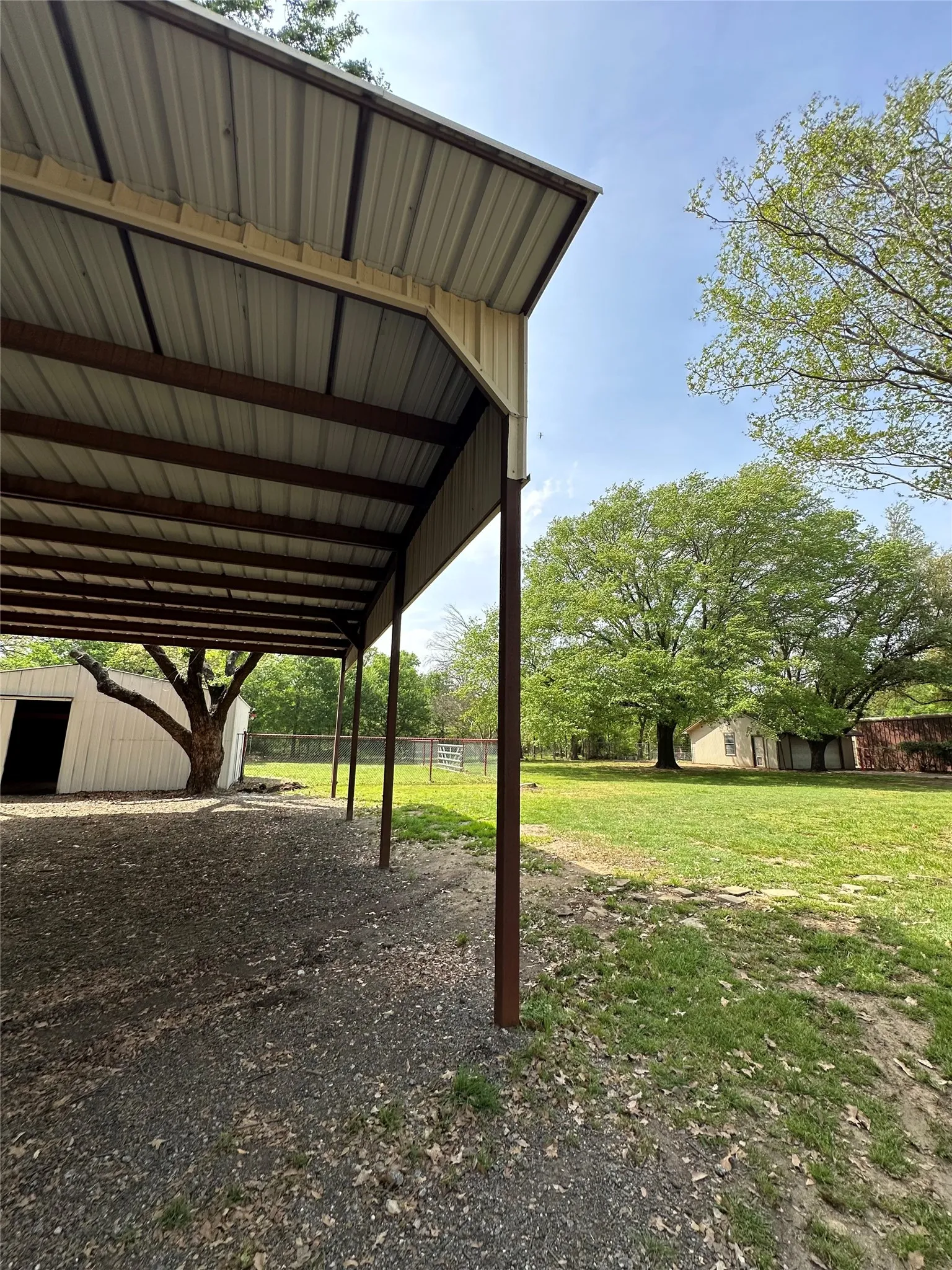 Single Family Residence For Rent in Tarrant County , 228 S Pearson Lane, Keller, Texas 76248, 3 Bedroom, 2 Bathroom, 4 Garage spaces, 1,958 Sqft, built in 1985, mls#21255444, Real Estate Agent in Keller, Homes For Rent in Tarrant county, Homes For Rent in Keller, Realtor in Keller Texas, Real Estate Brokerage Independent Realty Texas, Luminita Cordes Realtor