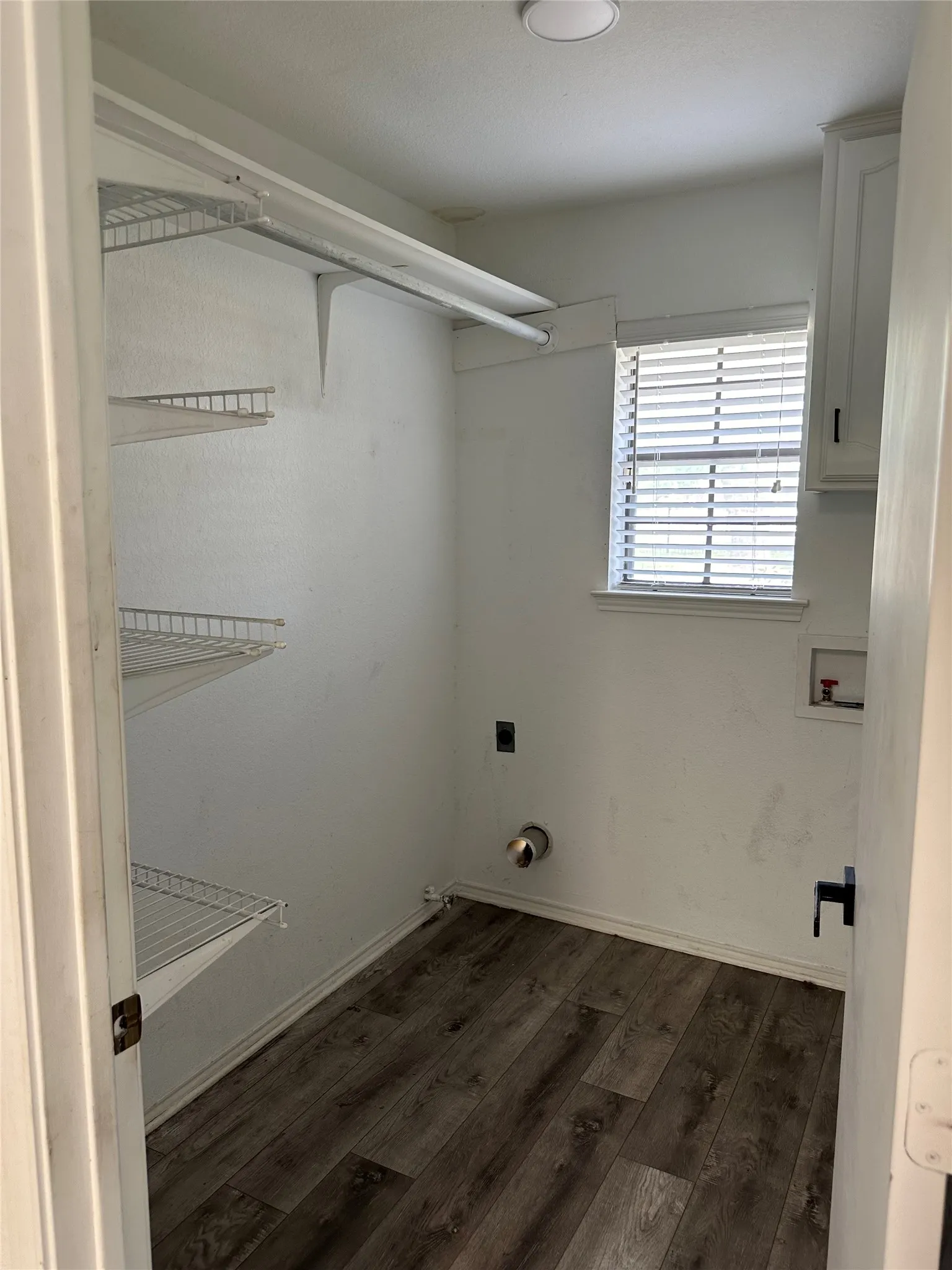 Single Family Residence For Rent in Tarrant County , 228 S Pearson Lane, Keller, Texas 76248, 3 Bedroom, 2 Bathroom, 4 Garage spaces, 1,958 Sqft, built in 1985, mls#21255444, Real Estate Agent in Keller, Homes For Rent in Tarrant county, Homes For Rent in Keller, Realtor in Keller Texas, Real Estate Brokerage Independent Realty Texas, Luminita Cordes Realtor