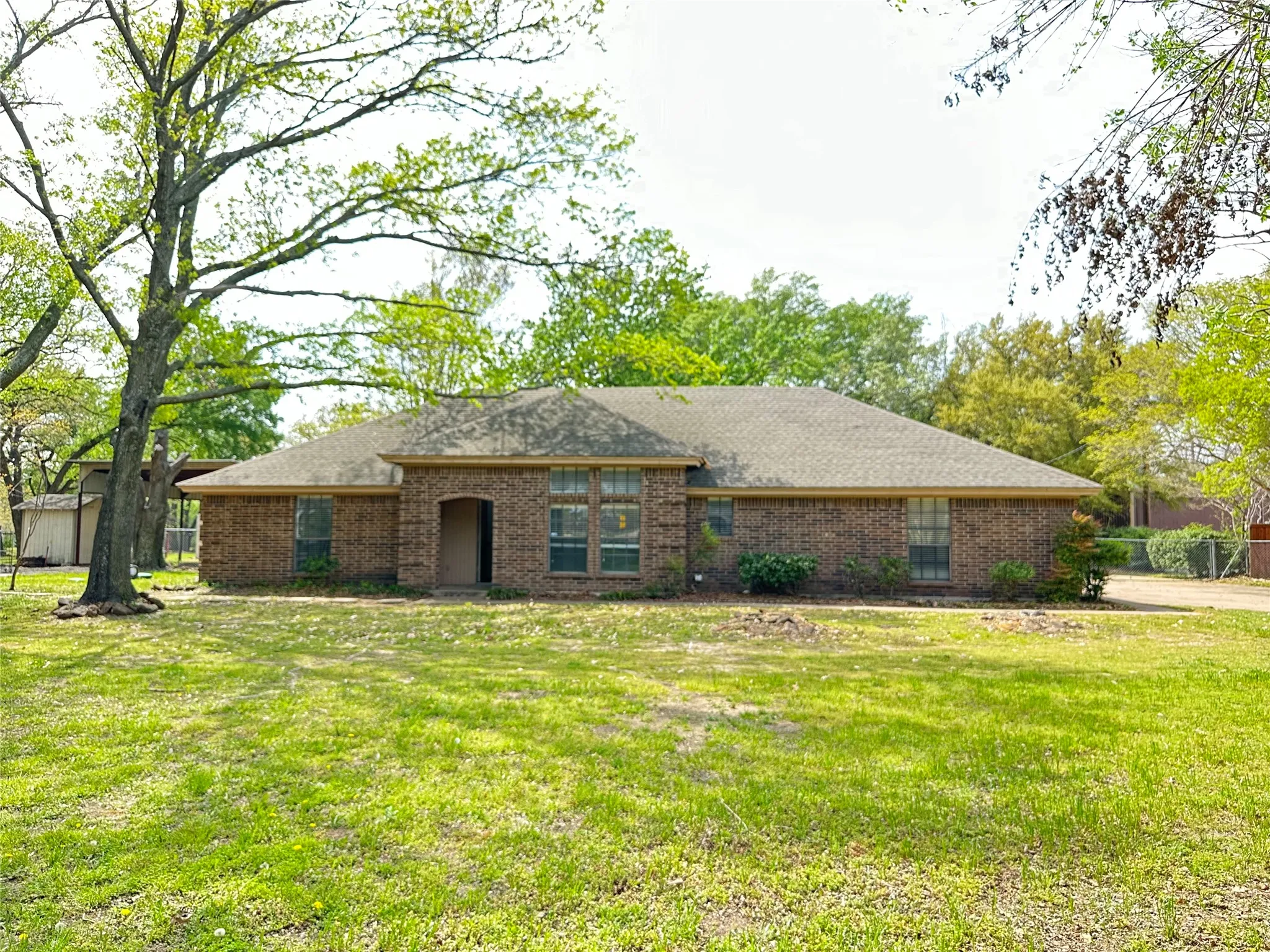 Single Family Residence For Rent in Tarrant County , 228 S Pearson Lane, Keller, Texas 76248, 3 Bedroom, 2 Bathroom, 4 Garage spaces, 1,958 Sqft, built in 1985, mls#21255444, Real Estate Agent in Keller, Homes For Rent in Tarrant county, Homes For Rent in Keller, Realtor in Keller Texas, Real Estate Brokerage Independent Realty Texas, Luminita Cordes Realtor