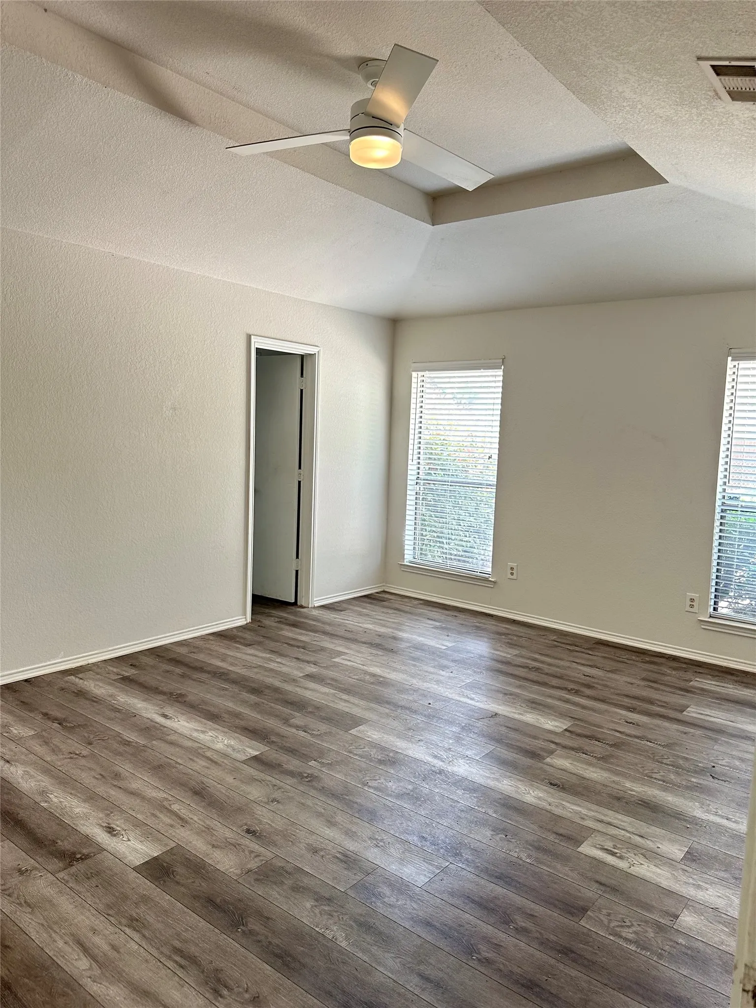Single Family Residence For Rent in Tarrant County , 228 S Pearson Lane, Keller, Texas 76248, 3 Bedroom, 2 Bathroom, 4 Garage spaces, 1,958 Sqft, built in 1985, mls#21255444, Real Estate Agent in Keller, Homes For Rent in Tarrant county, Homes For Rent in Keller, Realtor in Keller Texas, Real Estate Brokerage Independent Realty Texas, Luminita Cordes Realtor