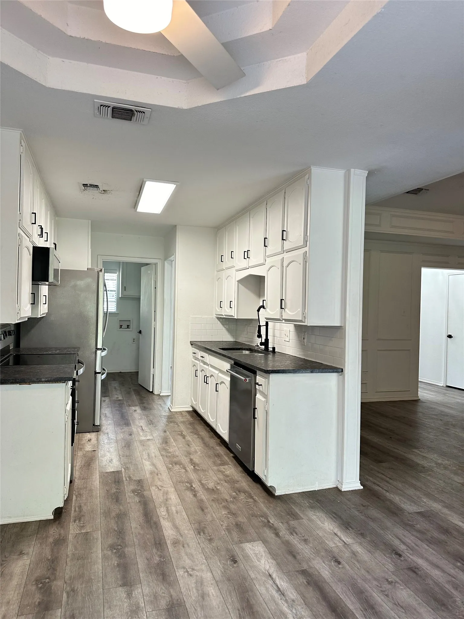Single Family Residence For Rent in Tarrant County , 228 S Pearson Lane, Keller, Texas 76248, 3 Bedroom, 2 Bathroom, 4 Garage spaces, 1,958 Sqft, built in 1985, mls#21255444, Real Estate Agent in Keller, Homes For Rent in Tarrant county, Homes For Rent in Keller, Realtor in Keller Texas, Real Estate Brokerage Independent Realty Texas, Luminita Cordes Realtor