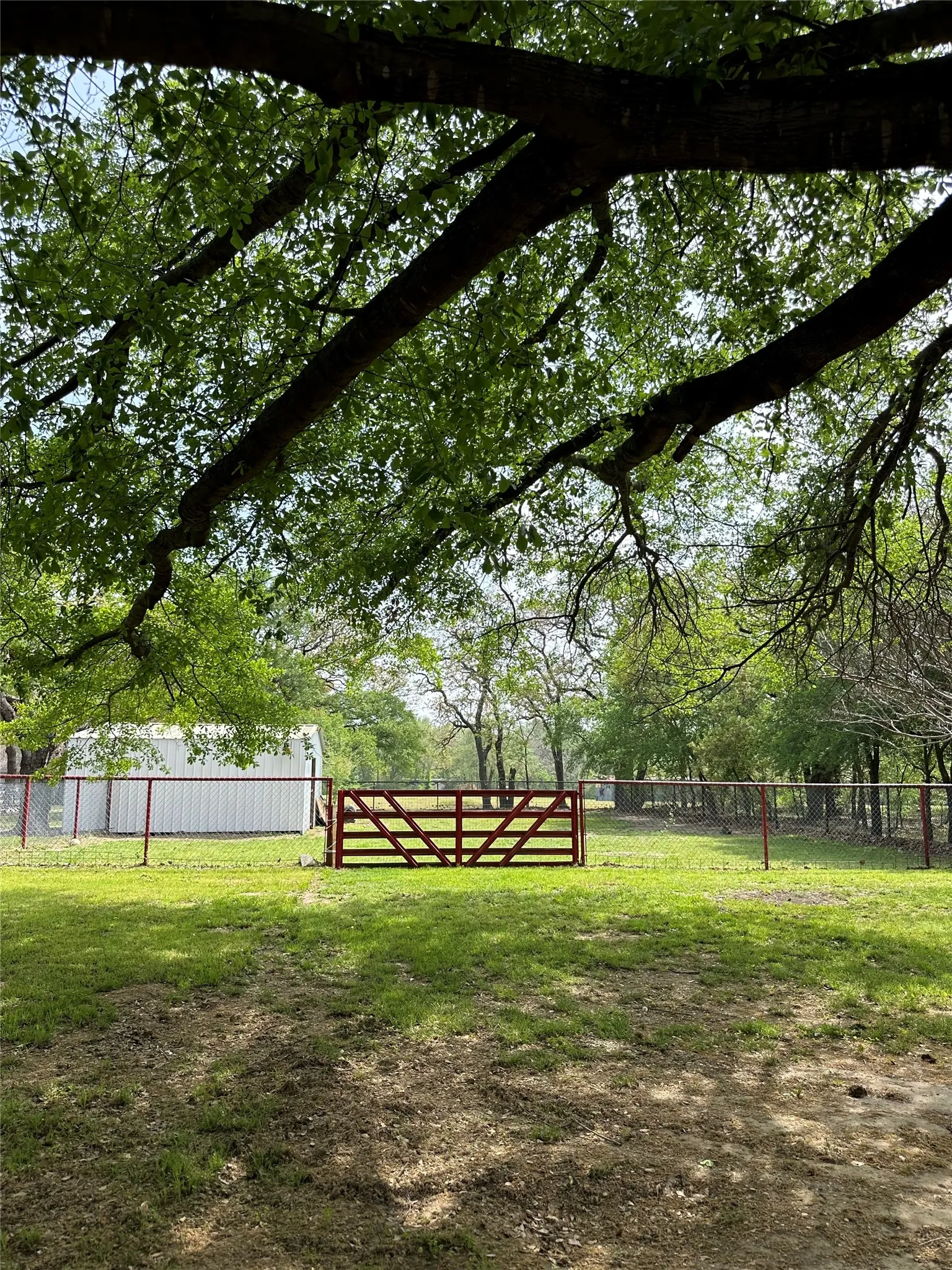 Single Family Residence For Rent in Tarrant County , 228 S Pearson Lane, Keller, Texas 76248, 3 Bedroom, 2 Bathroom, 4 Garage spaces, 1,958 Sqft, built in 1985, mls#21255444, Real Estate Agent in Keller, Homes For Rent in Tarrant county, Homes For Rent in Keller, Realtor in Keller Texas, Real Estate Brokerage Independent Realty Texas, Luminita Cordes Realtor