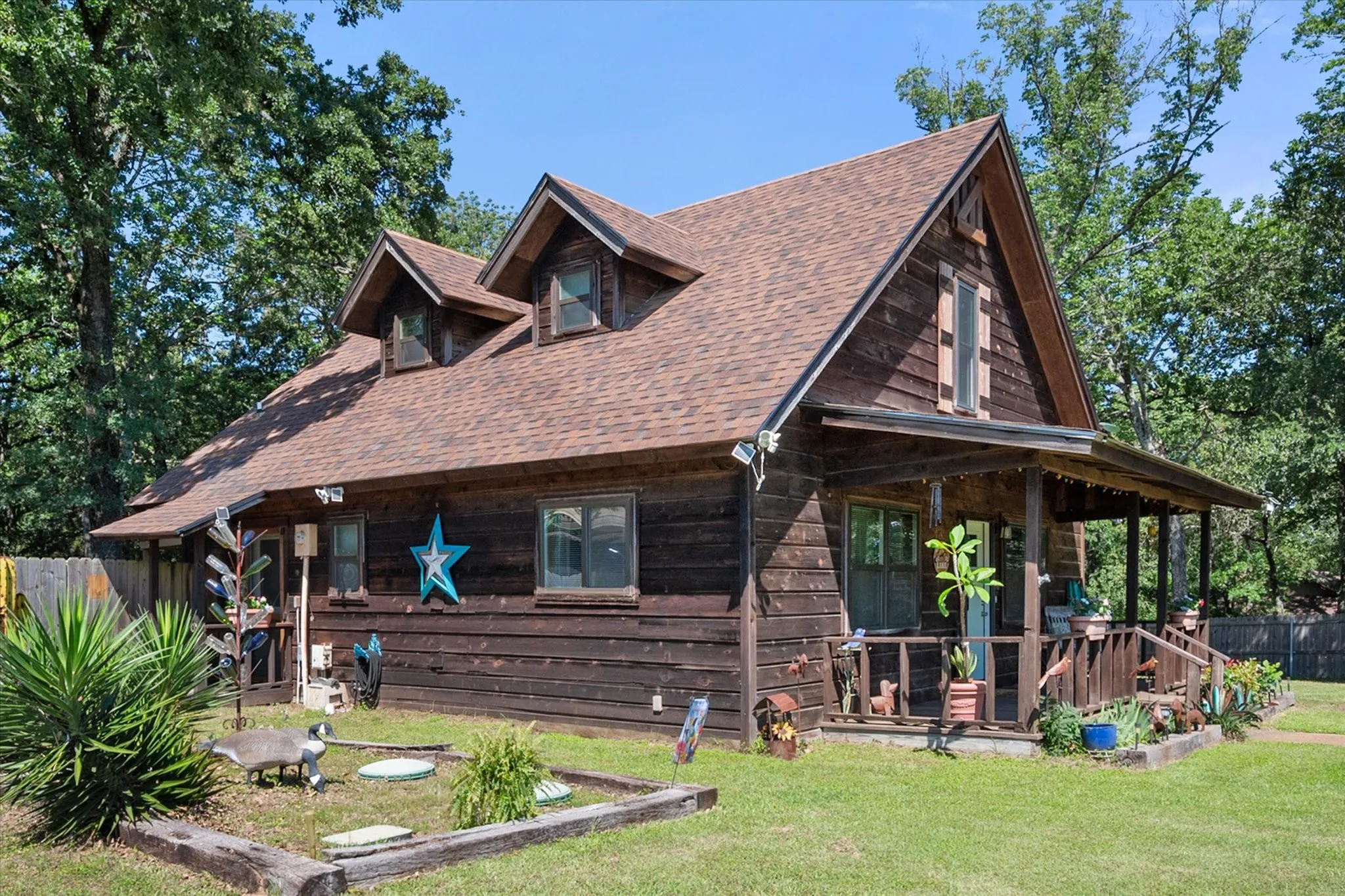 Single Family Residence For Sale in Freestone County , 377 Southern Oaks Drive, Streetman, Texas 75859, 3 Bedroom, 3 Bathroom, Garage spaces, 1,668 Sqft, built in 1985, mls#21262988, Real Estate Agent in Streetman, Homes For Sale in Freestone county, Homes For Sale in Streetman, Realtor in Streetman Texas, Real Estate Brokerage Independent Realty Texas, Luminita Cordes Realtor
