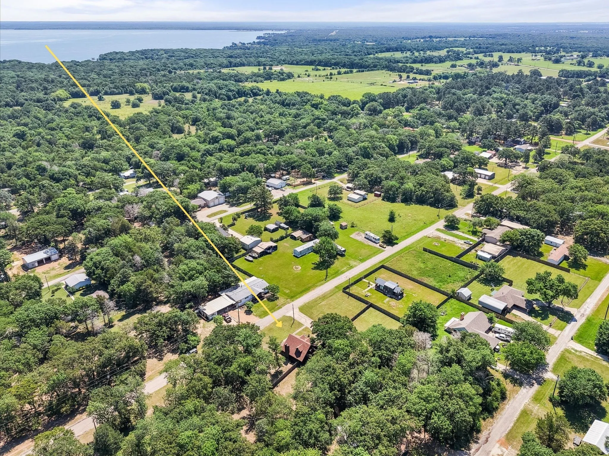 Bird's-eye view of Southern Oaks neighborhood with Richland Chambers Lake nearby.