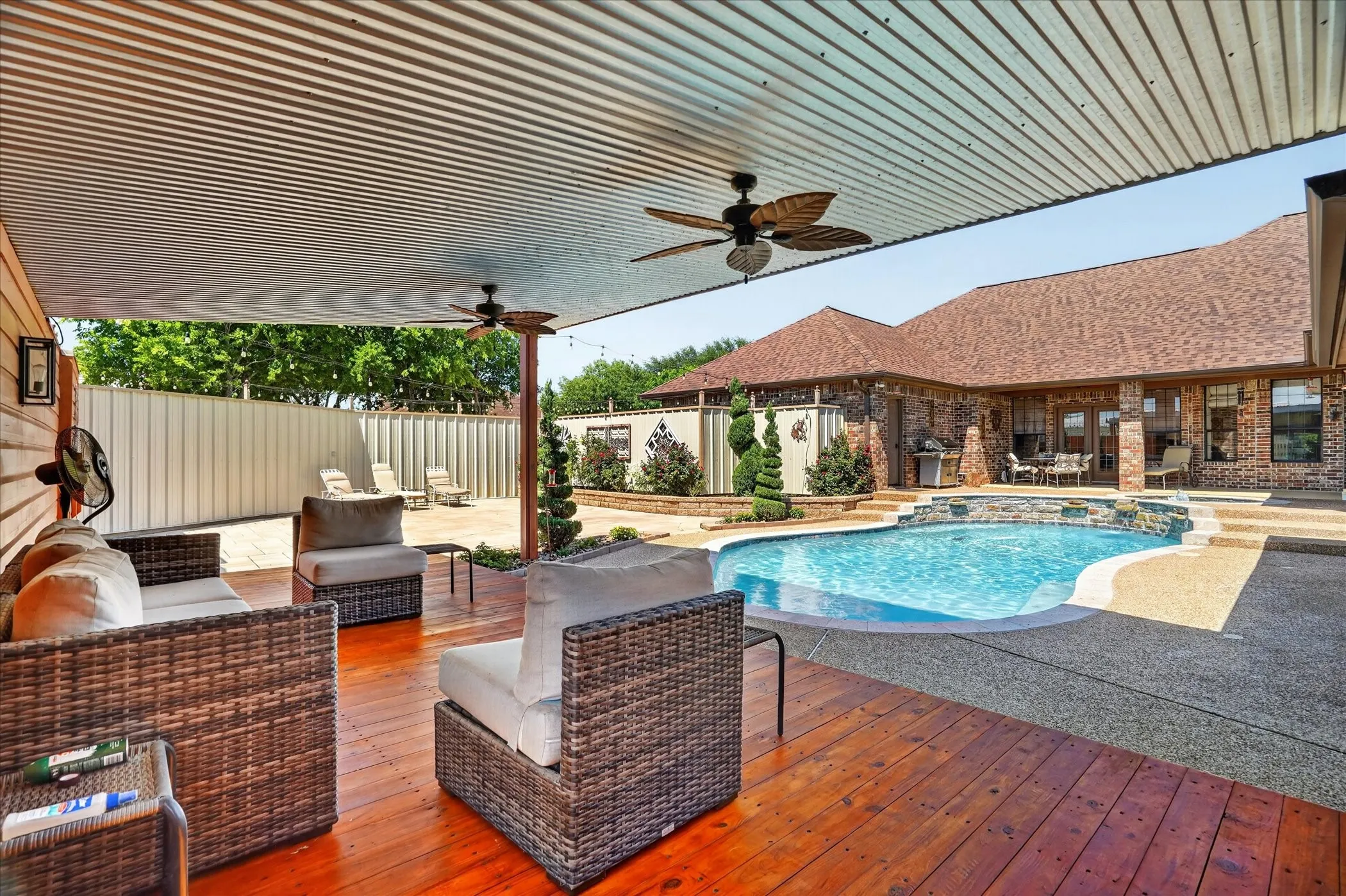 Single Family Residence For Sale in Tarrant County , 1408 W Cleburne Road, Crowley, Texas 76036, 5 Bedroom, 4 Bathroom, 3 Garage spaces, 3,305 Sqft, built in 1994, Price $999,000, mls#21263529, Real Estate Agent in Crowley, Homes For Sale in Tarrant county, Homes For Sale in Crowley, Realtor in Crowley Texas, Real Estate Brokerage Independent Realty Texas, Luminita Cordes Realtor