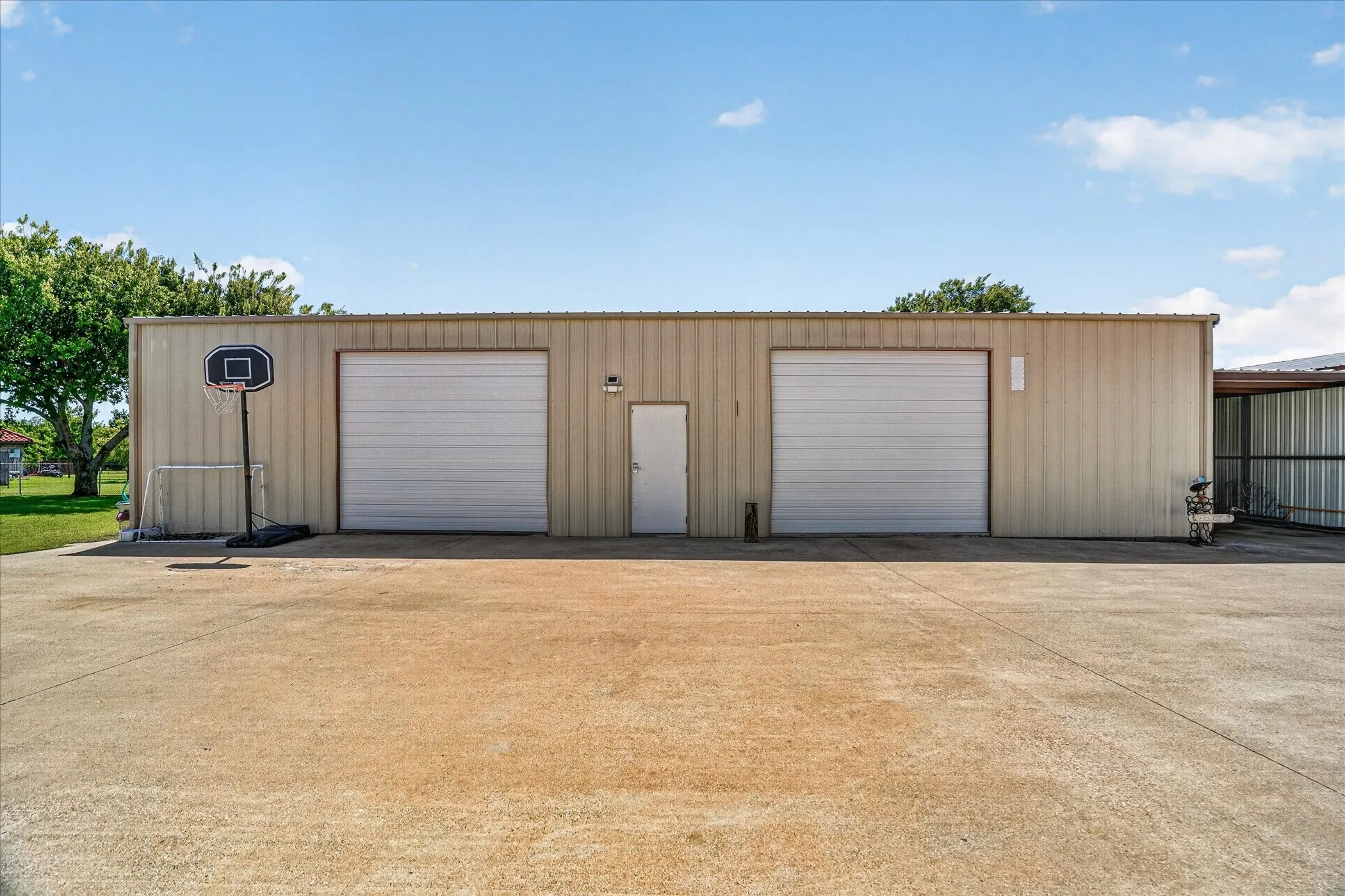 Amazing Workshop with electric and RV and Equipment storage
