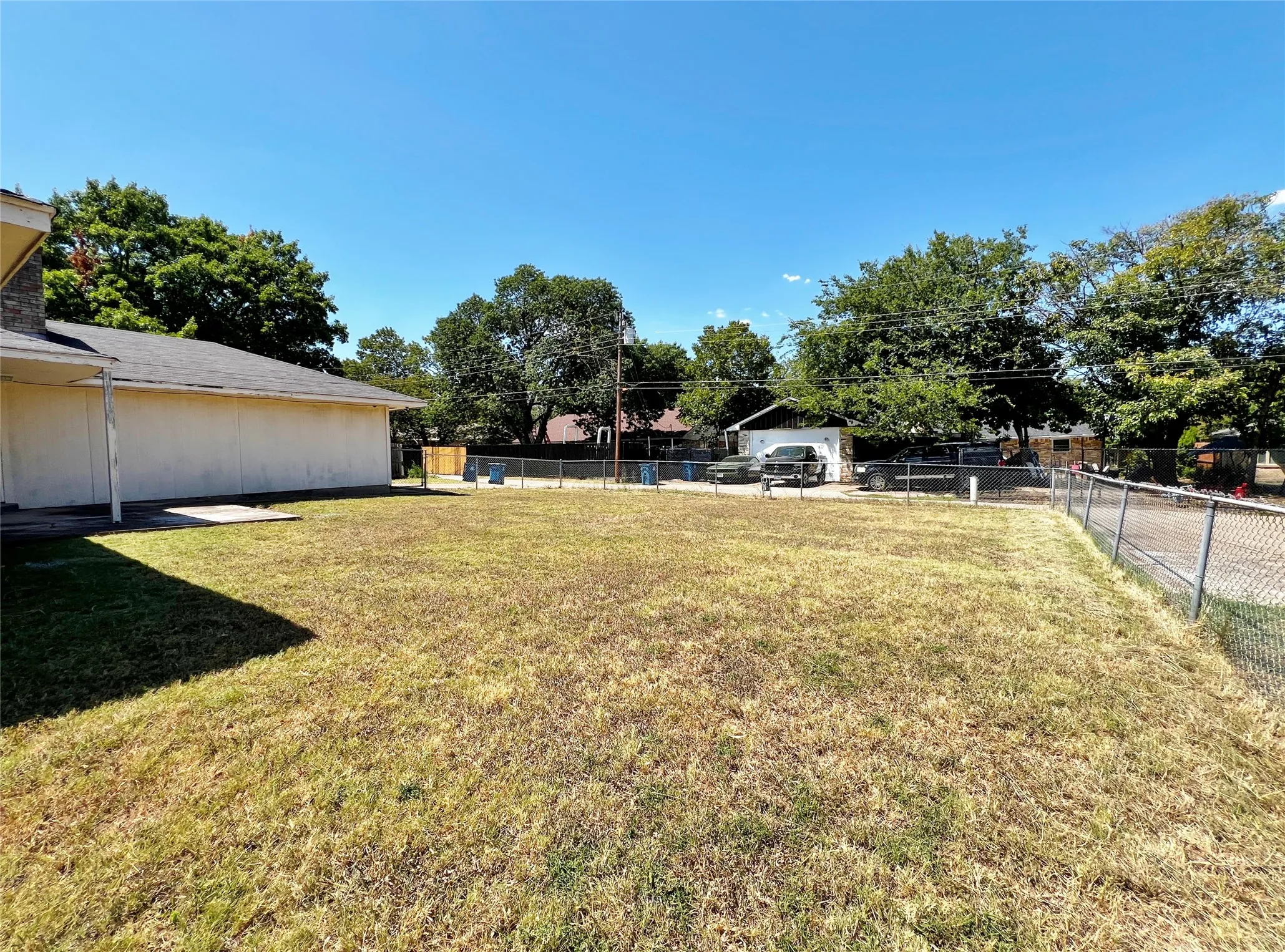 Single Family Residence For Rent in Dallas County , 221 Connie Drive, De Soto, Texas 75115, 3 Bedroom, 2 Bathroom, 2 Garage spaces, 1,755 Sqft, built in 1973, mls#21269629, Real Estate Agent in De Soto, Homes For Rent in Dallas county, Homes For Rent in De Soto, Realtor in De Soto Texas, Real Estate Brokerage Independent Realty Texas, Luminita Cordes Realtor