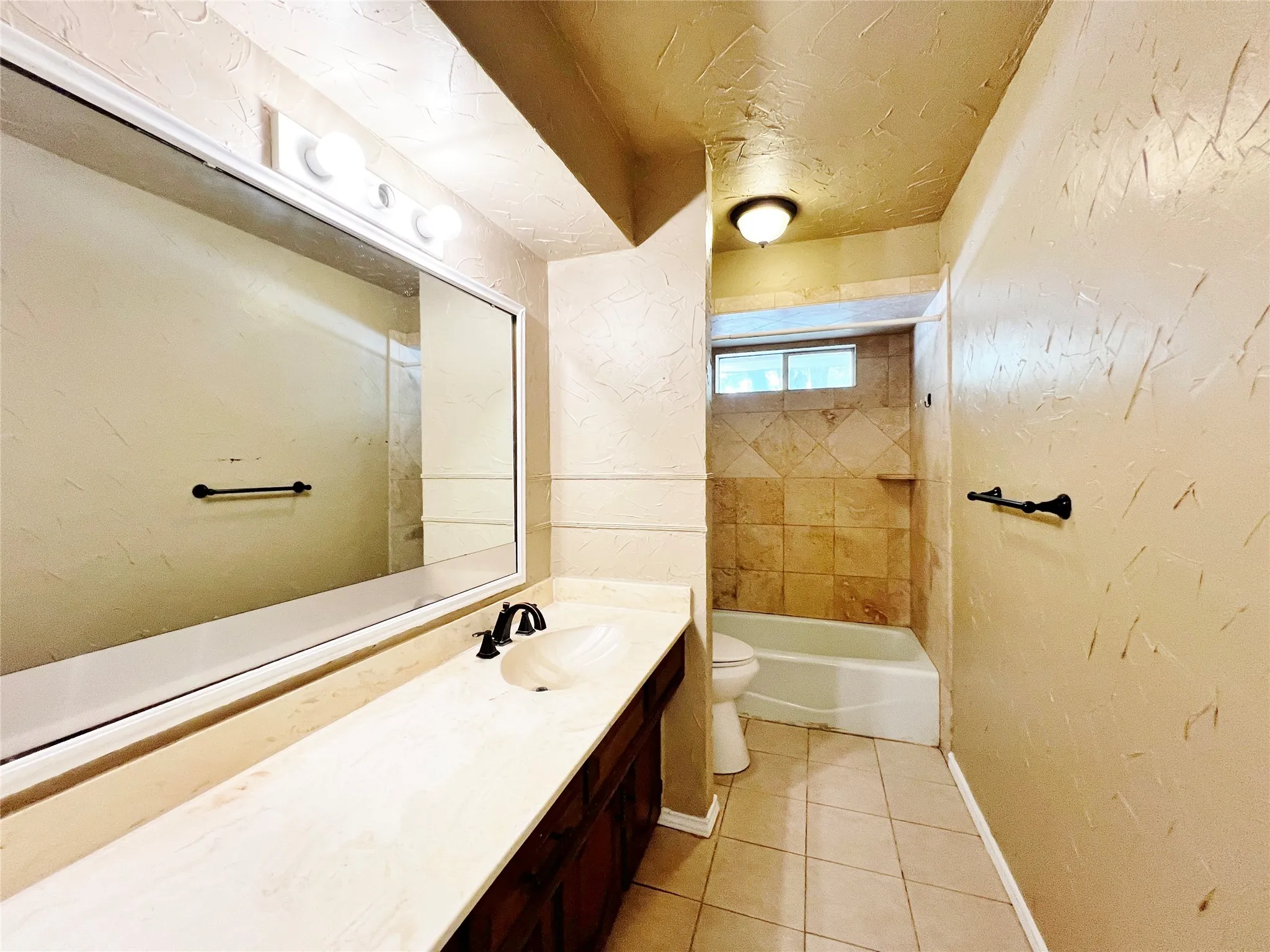 Single Family Residence For Rent in Dallas County , 221 Connie Drive, De Soto, Texas 75115, 3 Bedroom, 2 Bathroom, 2 Garage spaces, 1,755 Sqft, built in 1973, mls#21269629, Real Estate Agent in De Soto, Homes For Rent in Dallas county, Homes For Rent in De Soto, Realtor in De Soto Texas, Real Estate Brokerage Independent Realty Texas, Luminita Cordes Realtor