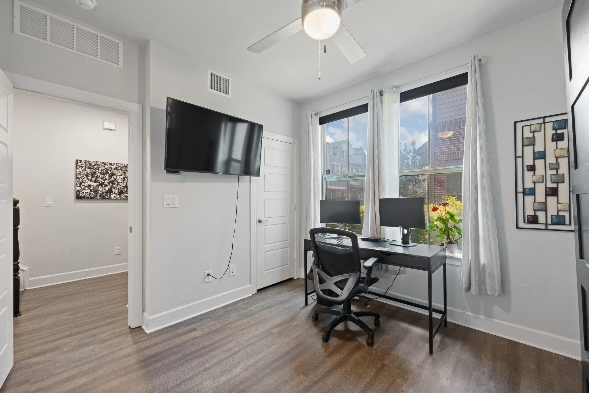 Single Family Residence For Sale in Dallas County , 2739 Flowering Peach Lane, Dallas, Texas 75212, 3 Bedroom, 4 Bathroom, 2 Garage spaces, 1,848 Sqft, built in 2019, mls#21269163, Real Estate Agent in Dallas, Homes For Sale in Dallas county, Homes For Sale in Dallas, Realtor in Dallas Texas, Real Estate Brokerage Independent Realty Texas, Luminita Cordes Realtor