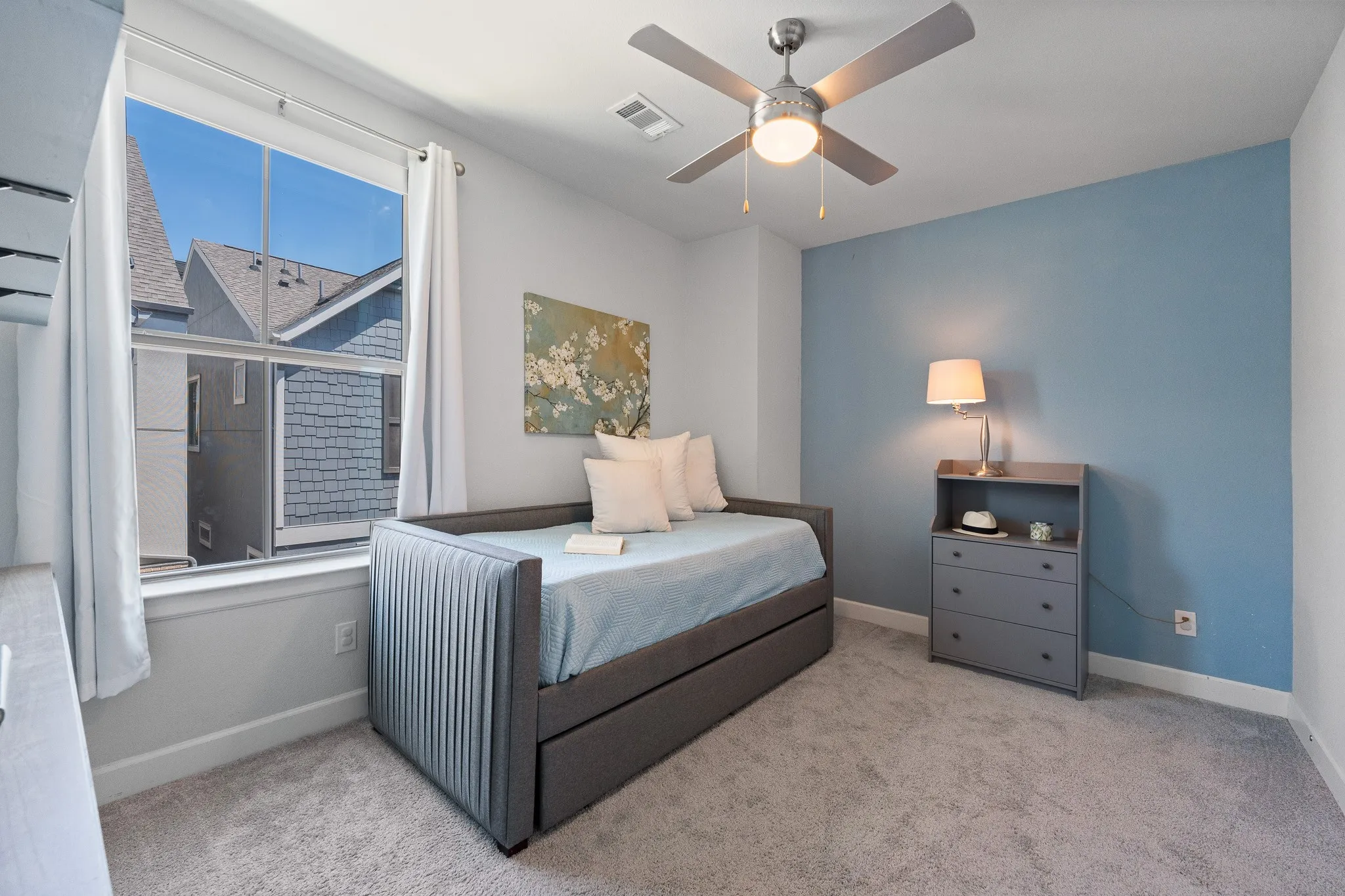 Single Family Residence For Sale in Dallas County , 2739 Flowering Peach Lane, Dallas, Texas 75212, 3 Bedroom, 4 Bathroom, 2 Garage spaces, 1,848 Sqft, built in 2019, mls#21269163, Real Estate Agent in Dallas, Homes For Sale in Dallas county, Homes For Sale in Dallas, Realtor in Dallas Texas, Real Estate Brokerage Independent Realty Texas, Luminita Cordes Realtor