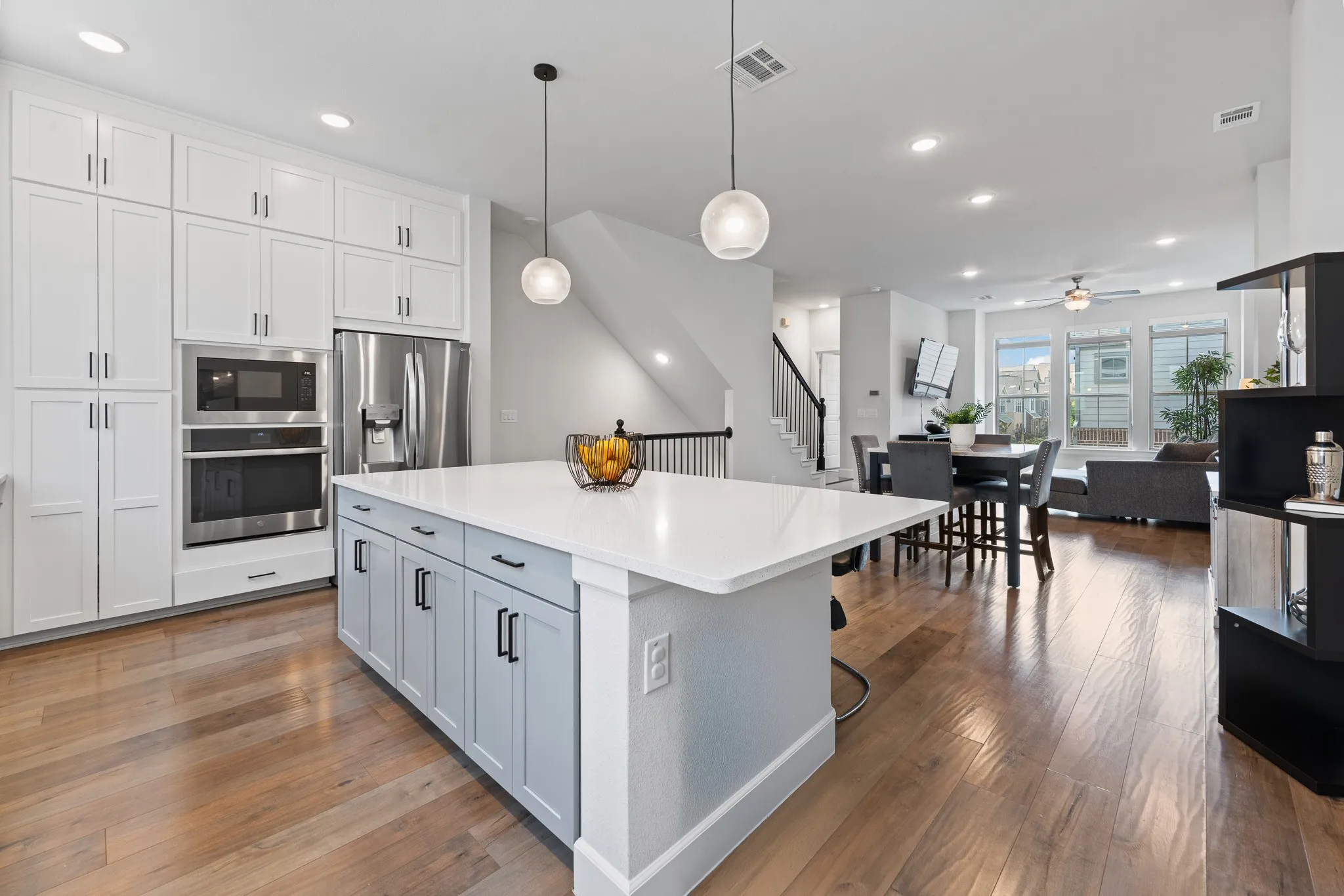 Single Family Residence For Sale in Dallas County , 2739 Flowering Peach Lane, Dallas, Texas 75212, 3 Bedroom, 4 Bathroom, 2 Garage spaces, 1,848 Sqft, built in 2019, mls#21269163, Real Estate Agent in Dallas, Homes For Sale in Dallas county, Homes For Sale in Dallas, Realtor in Dallas Texas, Real Estate Brokerage Independent Realty Texas, Luminita Cordes Realtor