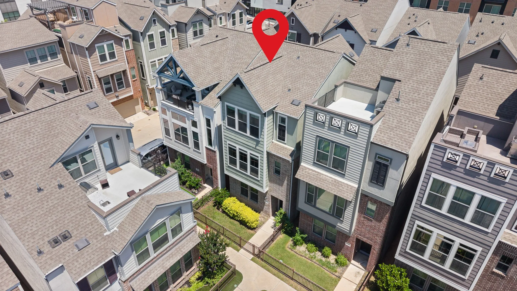 Single Family Residence For Sale in Dallas County , 2739 Flowering Peach Lane, Dallas, Texas 75212, 3 Bedroom, 4 Bathroom, 2 Garage spaces, 1,848 Sqft, built in 2019, mls#21269163, Real Estate Agent in Dallas, Homes For Sale in Dallas county, Homes For Sale in Dallas, Realtor in Dallas Texas, Real Estate Brokerage Independent Realty Texas, Luminita Cordes Realtor