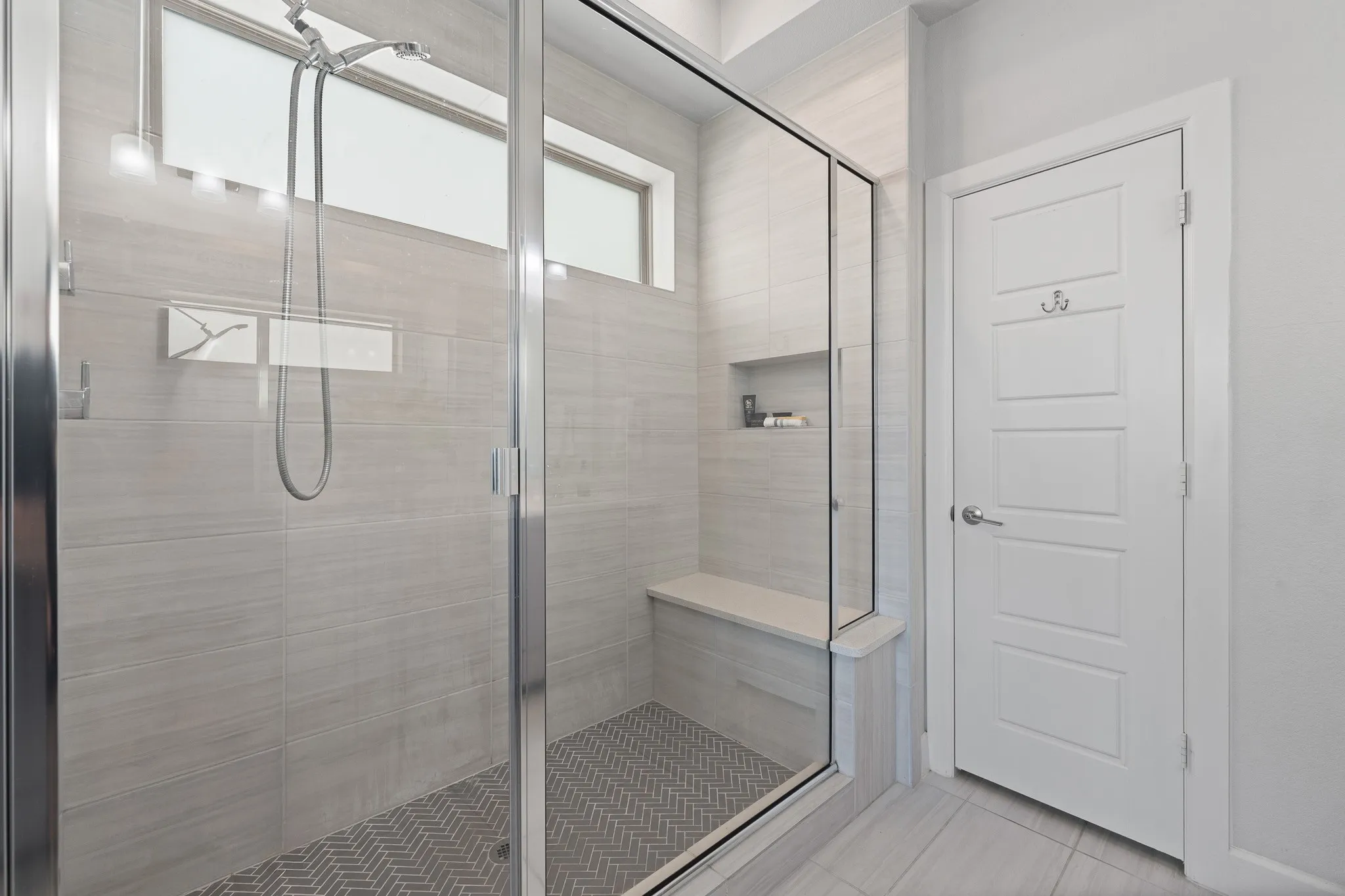 Single Family Residence For Sale in Dallas County , 2739 Flowering Peach Lane, Dallas, Texas 75212, 3 Bedroom, 4 Bathroom, 2 Garage spaces, 1,848 Sqft, built in 2019, mls#21269163, Real Estate Agent in Dallas, Homes For Sale in Dallas county, Homes For Sale in Dallas, Realtor in Dallas Texas, Real Estate Brokerage Independent Realty Texas, Luminita Cordes Realtor