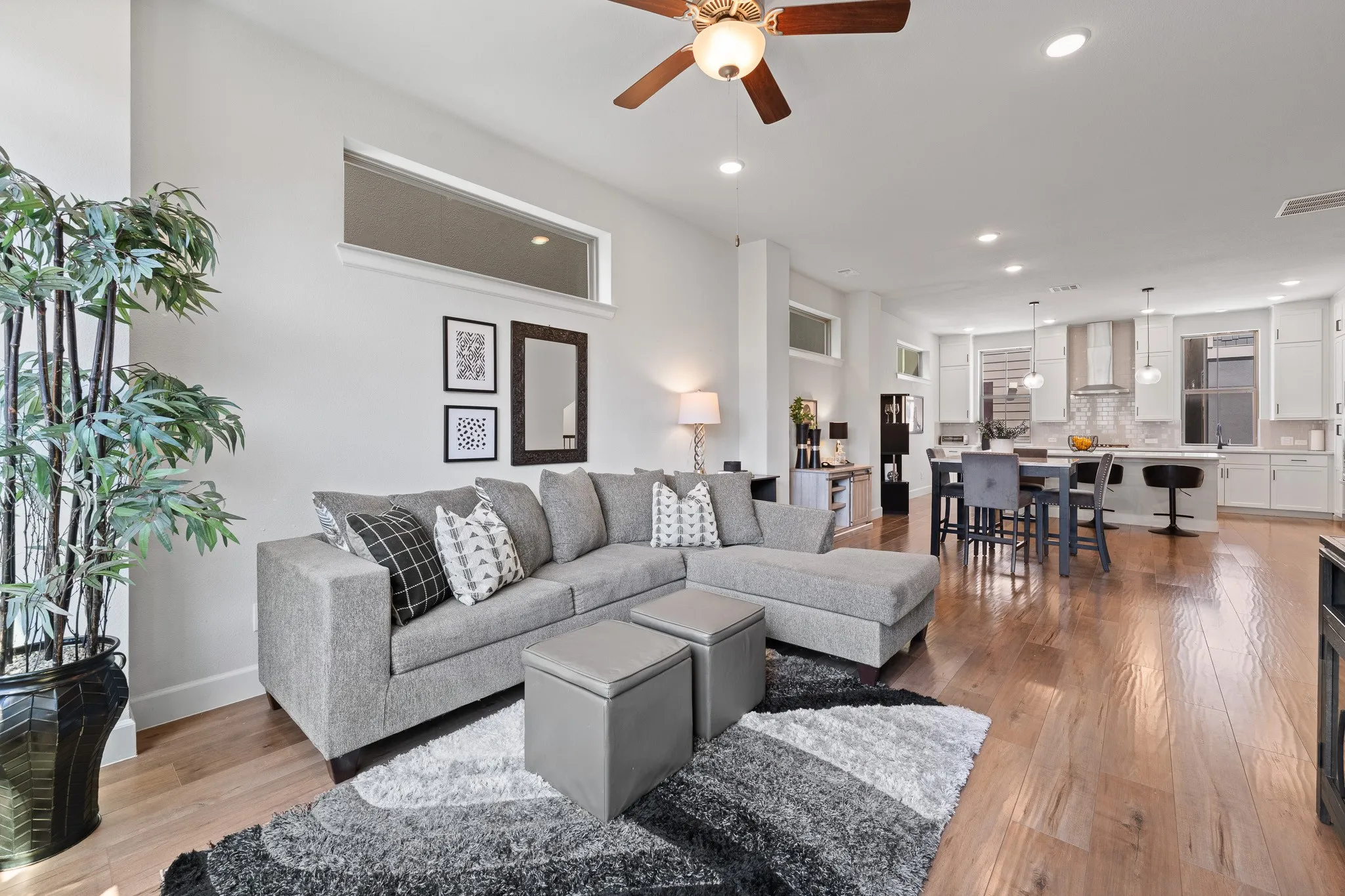 Single Family Residence For Sale in Dallas County , 2739 Flowering Peach Lane, Dallas, Texas 75212, 3 Bedroom, 4 Bathroom, 2 Garage spaces, 1,848 Sqft, built in 2019, mls#21269163, Real Estate Agent in Dallas, Homes For Sale in Dallas county, Homes For Sale in Dallas, Realtor in Dallas Texas, Real Estate Brokerage Independent Realty Texas, Luminita Cordes Realtor