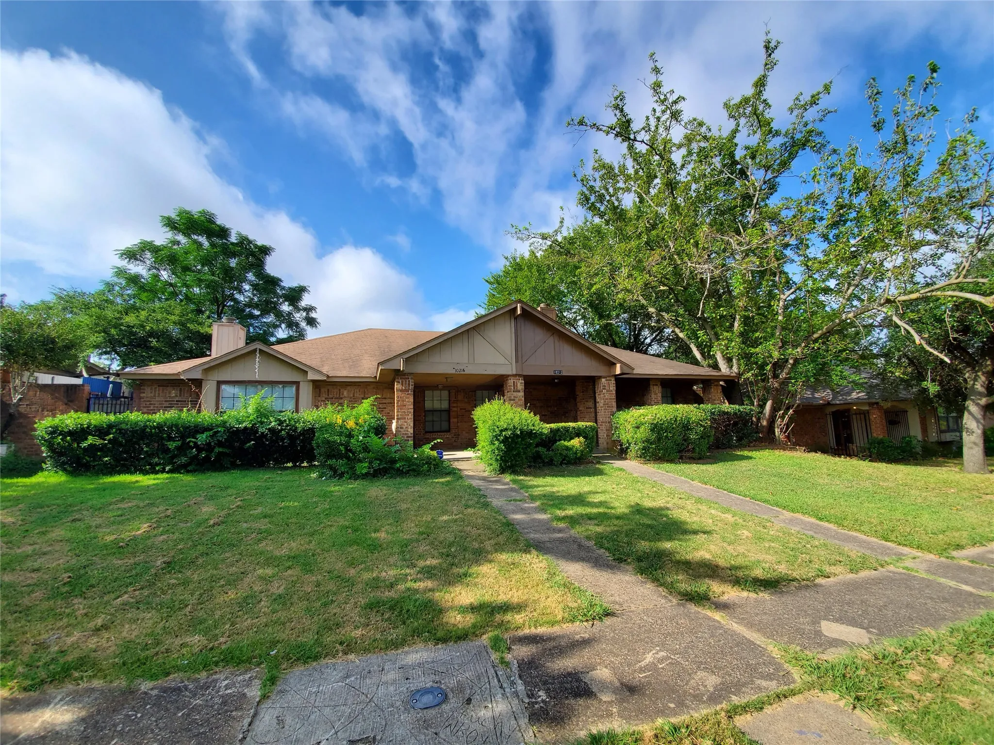 Duplex For Rent in Dallas County , 10212 Hillhouse Lane, Dallas, Texas 75227, 2 Bedroom, 1 Bathroom, Garage spaces, 1,183 Sqft, built in 1984, mls#21270838, Real Estate Agent in Dallas, Homes For Rent in Dallas county, Homes For Rent in Dallas, Realtor in Dallas Texas, Real Estate Brokerage Independent Realty Texas, Luminita Cordes Realtor