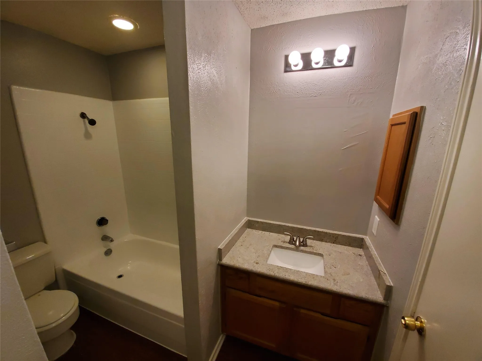 Duplex For Rent in Dallas County , 10212 Hillhouse Lane, Dallas, Texas 75227, 2 Bedroom, 1 Bathroom, Garage spaces, 1,183 Sqft, built in 1984, mls#21270838, Real Estate Agent in Dallas, Homes For Rent in Dallas county, Homes For Rent in Dallas, Realtor in Dallas Texas, Real Estate Brokerage Independent Realty Texas, Luminita Cordes Realtor