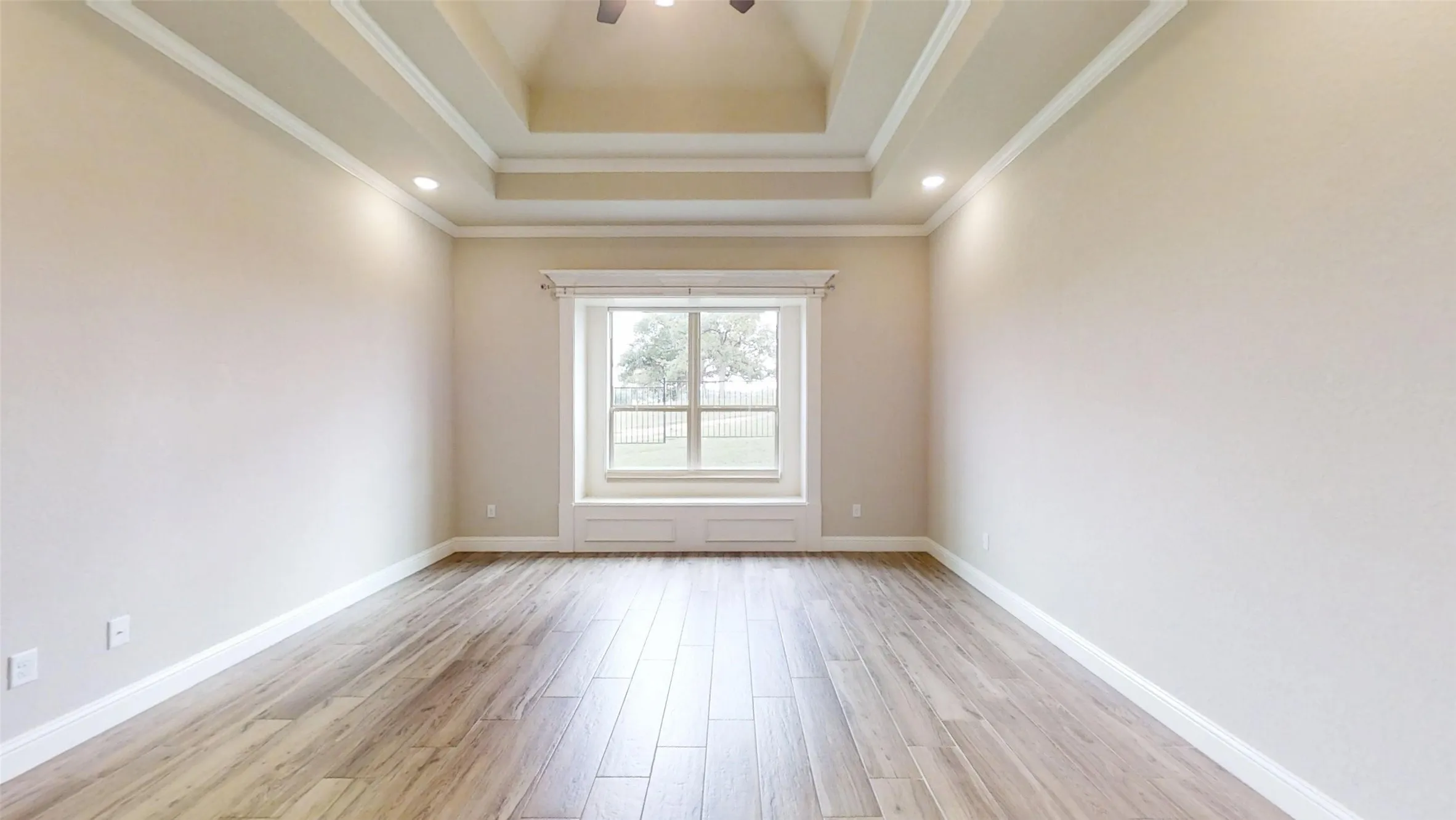 Single Family Residence For Sale in Hood County , 2025 Clive Drive, Granbury, Texas 76048, 3 Bedroom, 2 Bathroom, 2 Garage spaces, 2,366 Sqft, built in 2019, mls#21263257, Real Estate Agent in Granbury, Homes For Sale in Hood county, Homes For Sale in Granbury, Realtor in Granbury Texas, Real Estate Brokerage Independent Realty Texas, Luminita Cordes Realtor