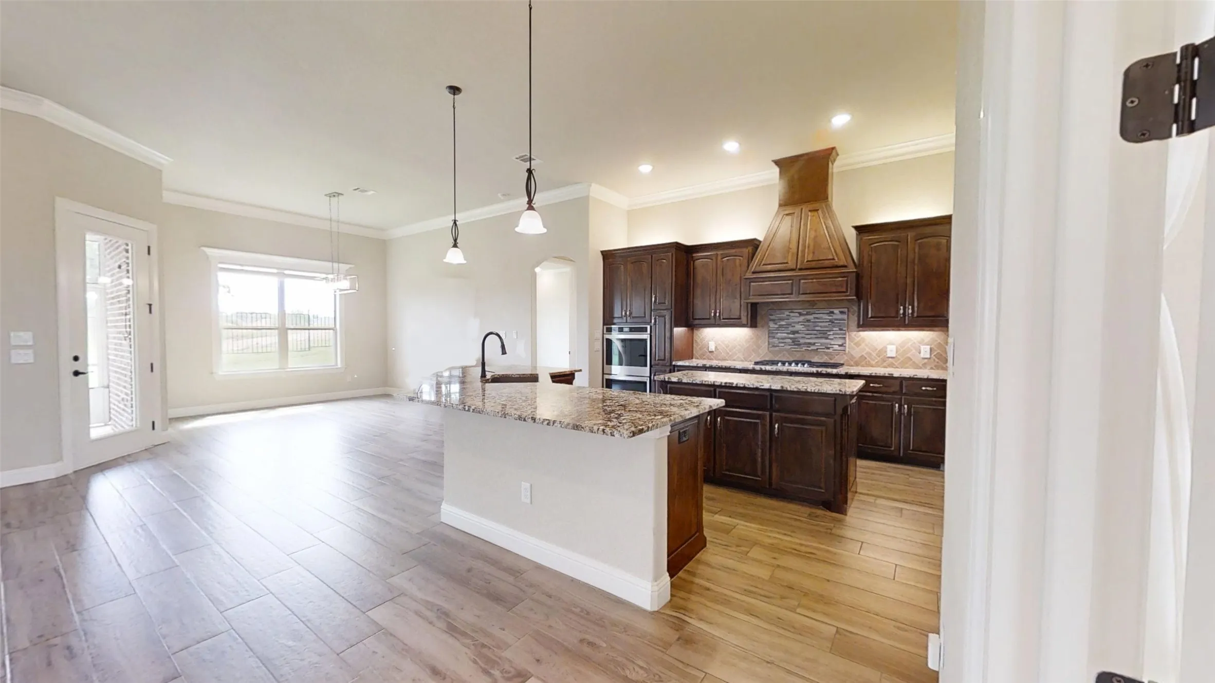 Single Family Residence For Sale in Hood County , 2025 Clive Drive, Granbury, Texas 76048, 3 Bedroom, 2 Bathroom, 2 Garage spaces, 2,366 Sqft, built in 2019, mls#21263257, Real Estate Agent in Granbury, Homes For Sale in Hood county, Homes For Sale in Granbury, Realtor in Granbury Texas, Real Estate Brokerage Independent Realty Texas, Luminita Cordes Realtor