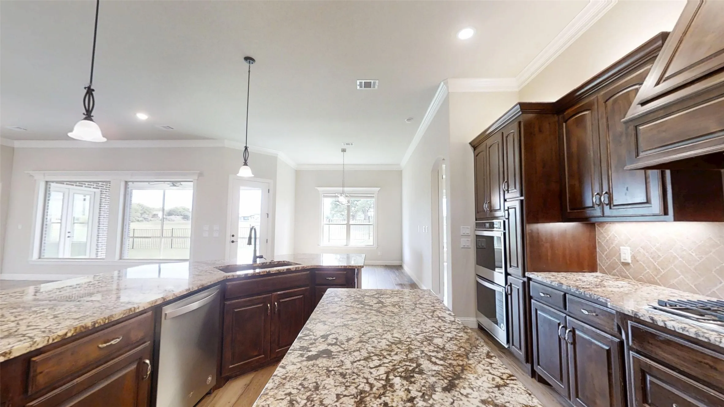 Single Family Residence For Sale in Hood County , 2025 Clive Drive, Granbury, Texas 76048, 3 Bedroom, 2 Bathroom, 2 Garage spaces, 2,366 Sqft, built in 2019, mls#21263257, Real Estate Agent in Granbury, Homes For Sale in Hood county, Homes For Sale in Granbury, Realtor in Granbury Texas, Real Estate Brokerage Independent Realty Texas, Luminita Cordes Realtor