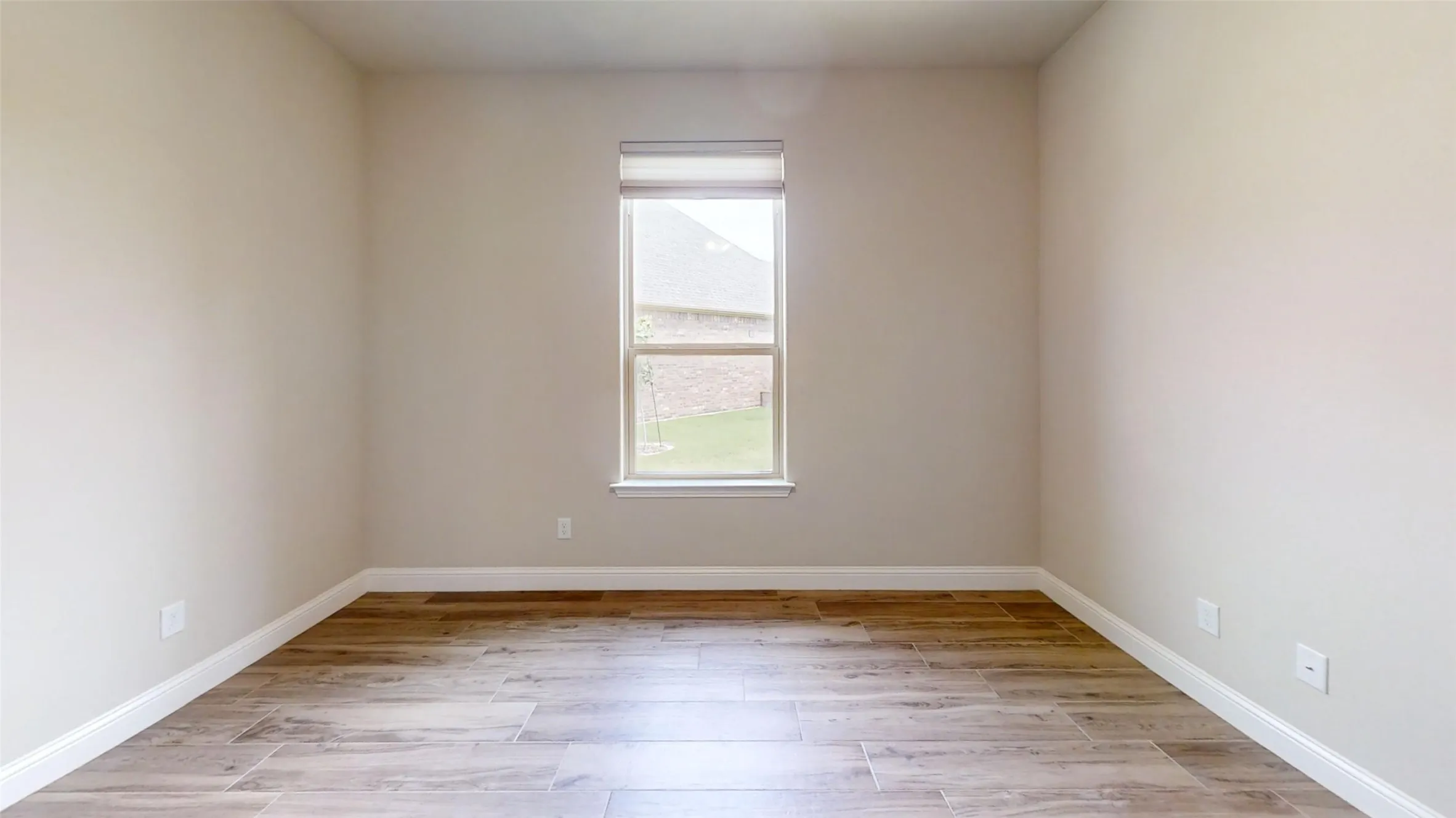 Single Family Residence For Sale in Hood County , 2025 Clive Drive, Granbury, Texas 76048, 3 Bedroom, 2 Bathroom, 2 Garage spaces, 2,366 Sqft, built in 2019, mls#21263257, Real Estate Agent in Granbury, Homes For Sale in Hood county, Homes For Sale in Granbury, Realtor in Granbury Texas, Real Estate Brokerage Independent Realty Texas, Luminita Cordes Realtor
