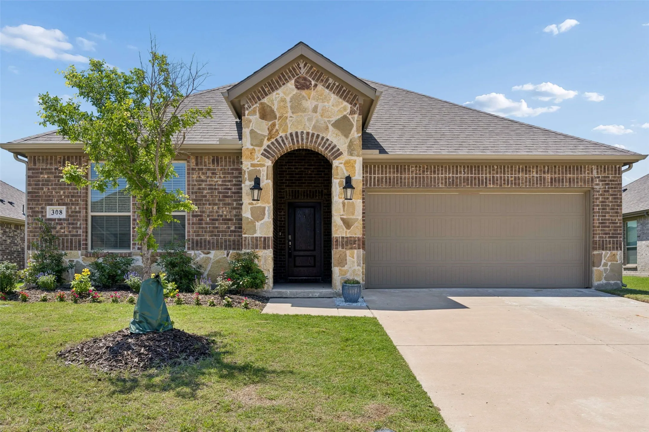 Single Family Residence For Sale in Collin County , 308 Tate Lane, Anna, Texas 75409, 3 Bedroom, 2 Bathroom, 2 Garage spaces, 1,797 Sqft, built in 2022, Price $344,000, mls#21270900, Real Estate Agent in Anna, Homes For Sale in Collin county, Homes For Sale in Anna, Realtor in Anna Texas, Real Estate Brokerage Independent Realty Texas, Luminita Cordes Realtor
