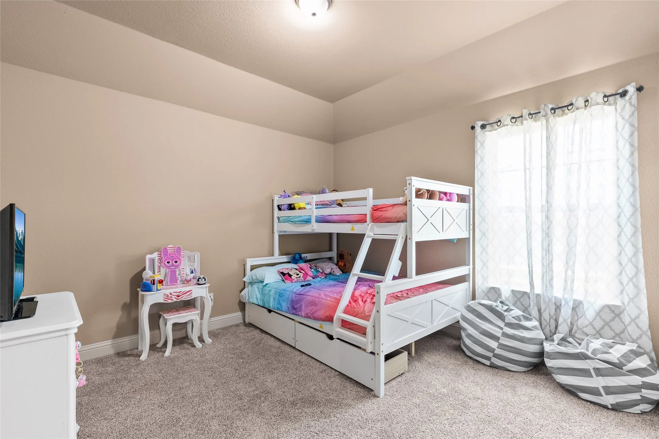 Single Family Residence For Sale in Hunt County , 6512 Ashland Drive, Greenville, Texas 75402, 4 Bedroom, 2 Bathroom, 2 Garage spaces, 1,811 Sqft, built in 2016, mls#21267347, Real Estate Agent in Greenville, Homes For Sale in Hunt county, Homes For Sale in Greenville, Realtor in Greenville Texas, Real Estate Brokerage Independent Realty Texas, Luminita Cordes Realtor