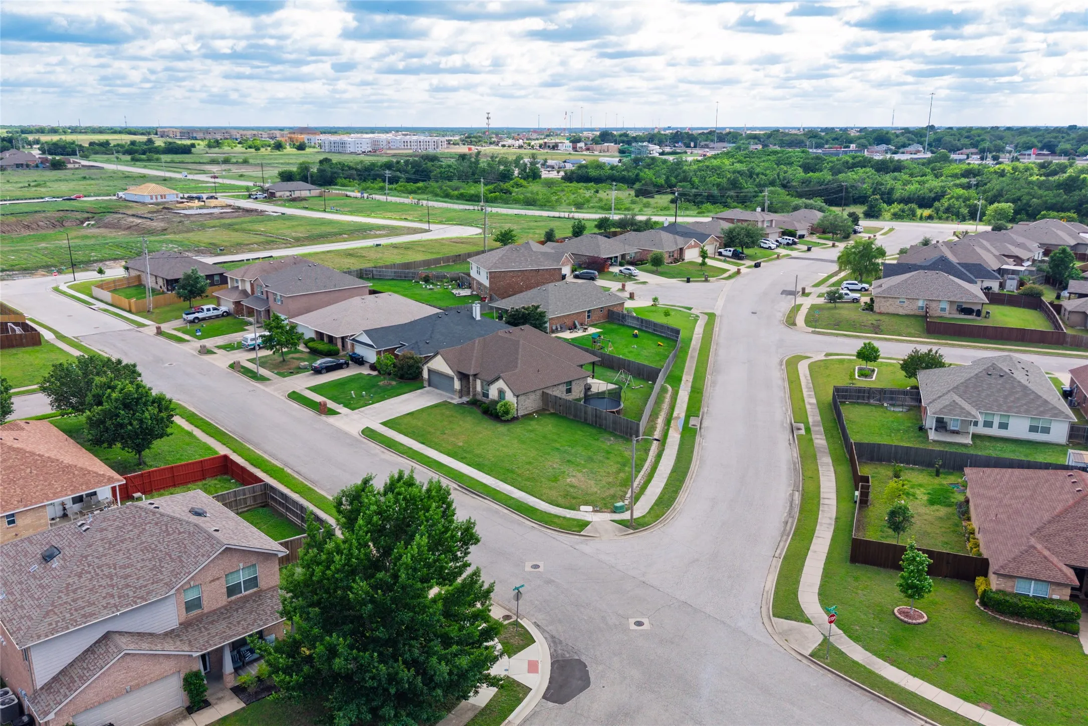 Single Family Residence For Sale in Hunt County , 6512 Ashland Drive, Greenville, Texas 75402, 4 Bedroom, 2 Bathroom, 2 Garage spaces, 1,811 Sqft, built in 2016, mls#21267347, Real Estate Agent in Greenville, Homes For Sale in Hunt county, Homes For Sale in Greenville, Realtor in Greenville Texas, Real Estate Brokerage Independent Realty Texas, Luminita Cordes Realtor