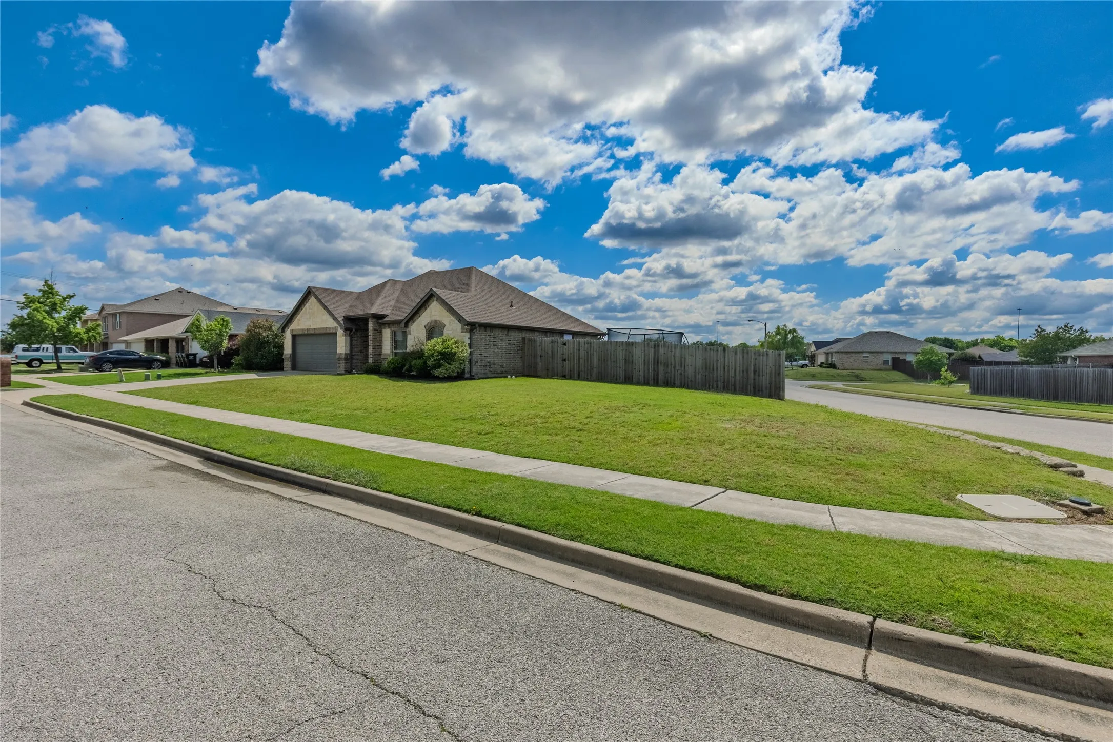 Single Family Residence For Sale in Hunt County , 6512 Ashland Drive, Greenville, Texas 75402, 4 Bedroom, 2 Bathroom, 2 Garage spaces, 1,811 Sqft, built in 2016, mls#21267347, Real Estate Agent in Greenville, Homes For Sale in Hunt county, Homes For Sale in Greenville, Realtor in Greenville Texas, Real Estate Brokerage Independent Realty Texas, Luminita Cordes Realtor