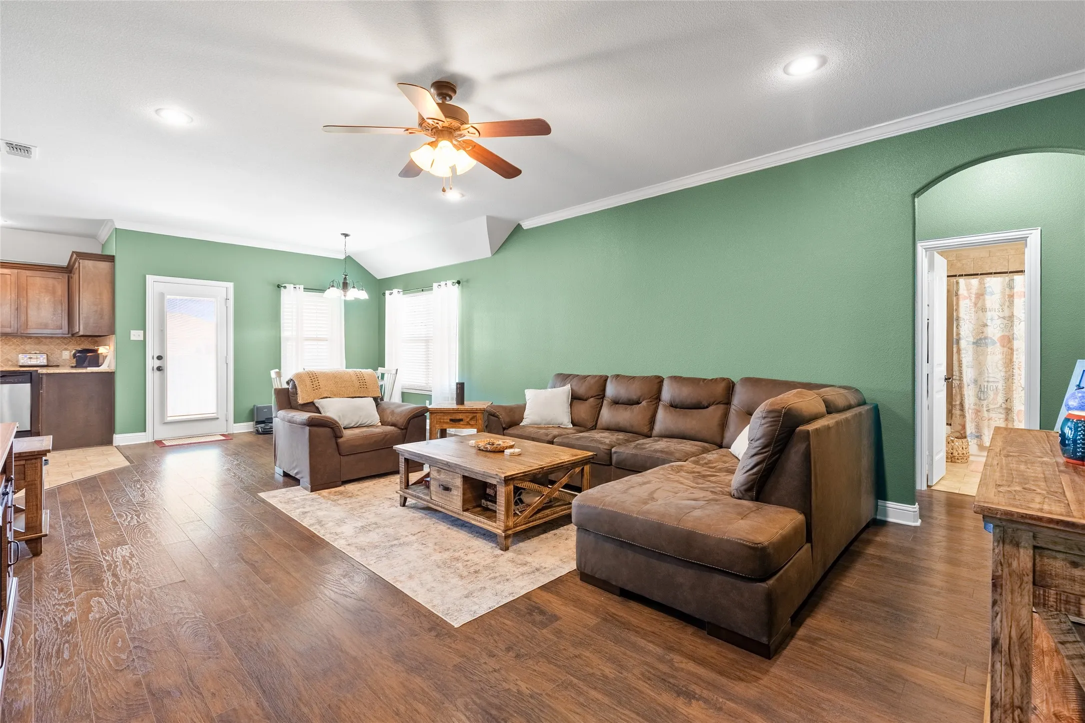 Single Family Residence For Sale in Hunt County , 6512 Ashland Drive, Greenville, Texas 75402, 4 Bedroom, 2 Bathroom, 2 Garage spaces, 1,811 Sqft, built in 2016, mls#21267347, Real Estate Agent in Greenville, Homes For Sale in Hunt county, Homes For Sale in Greenville, Realtor in Greenville Texas, Real Estate Brokerage Independent Realty Texas, Luminita Cordes Realtor