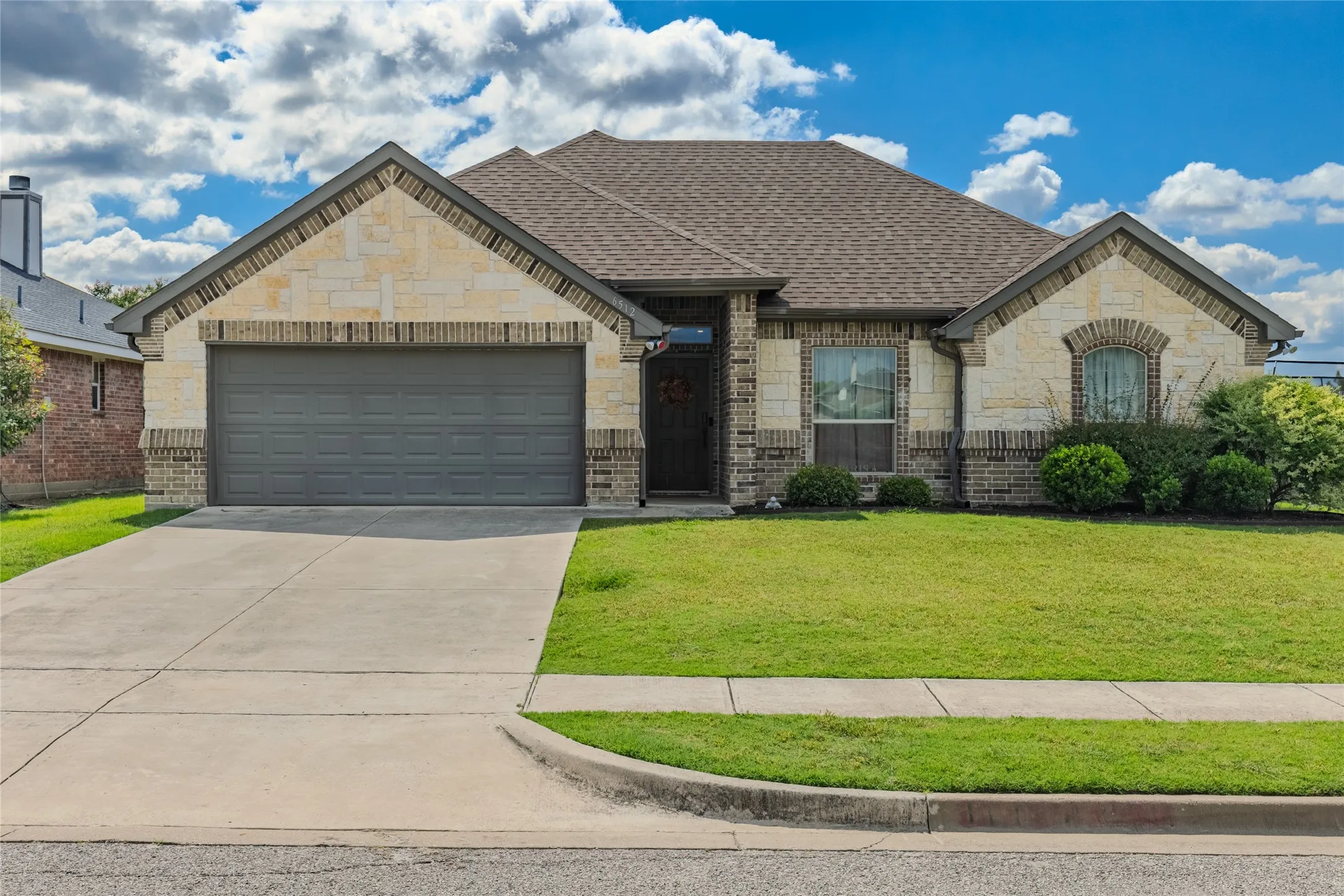 Single Family Residence For Sale in Hunt County , 6512 Ashland Drive, Greenville, Texas 75402, 4 Bedroom, 2 Bathroom, 2 Garage spaces, 1,811 Sqft, built in 2016, mls#21267347, Real Estate Agent in Greenville, Homes For Sale in Hunt county, Homes For Sale in Greenville, Realtor in Greenville Texas, Real Estate Brokerage Independent Realty Texas, Luminita Cordes Realtor