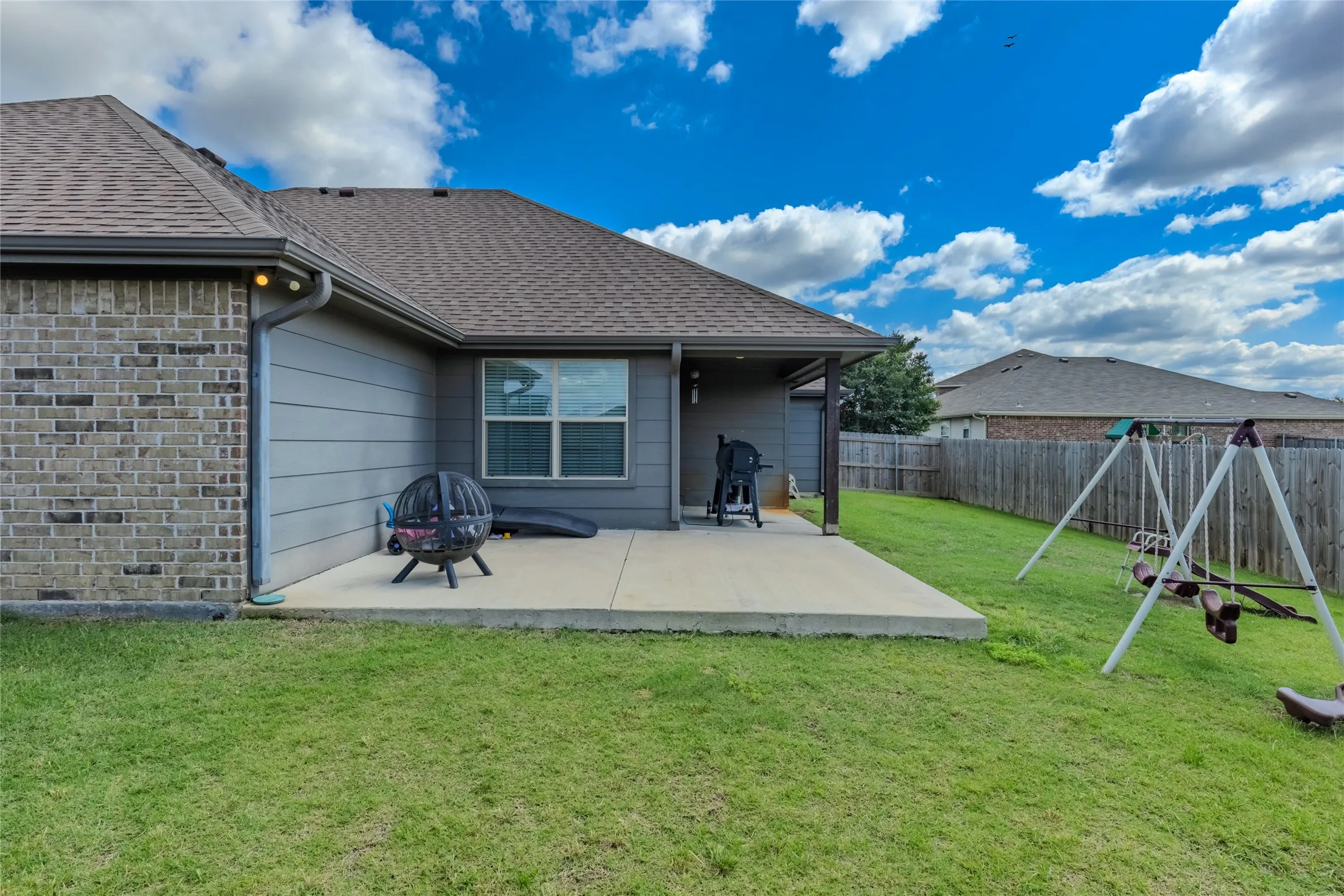Single Family Residence For Sale in Hunt County , 6512 Ashland Drive, Greenville, Texas 75402, 4 Bedroom, 2 Bathroom, 2 Garage spaces, 1,811 Sqft, built in 2016, mls#21267347, Real Estate Agent in Greenville, Homes For Sale in Hunt county, Homes For Sale in Greenville, Realtor in Greenville Texas, Real Estate Brokerage Independent Realty Texas, Luminita Cordes Realtor
