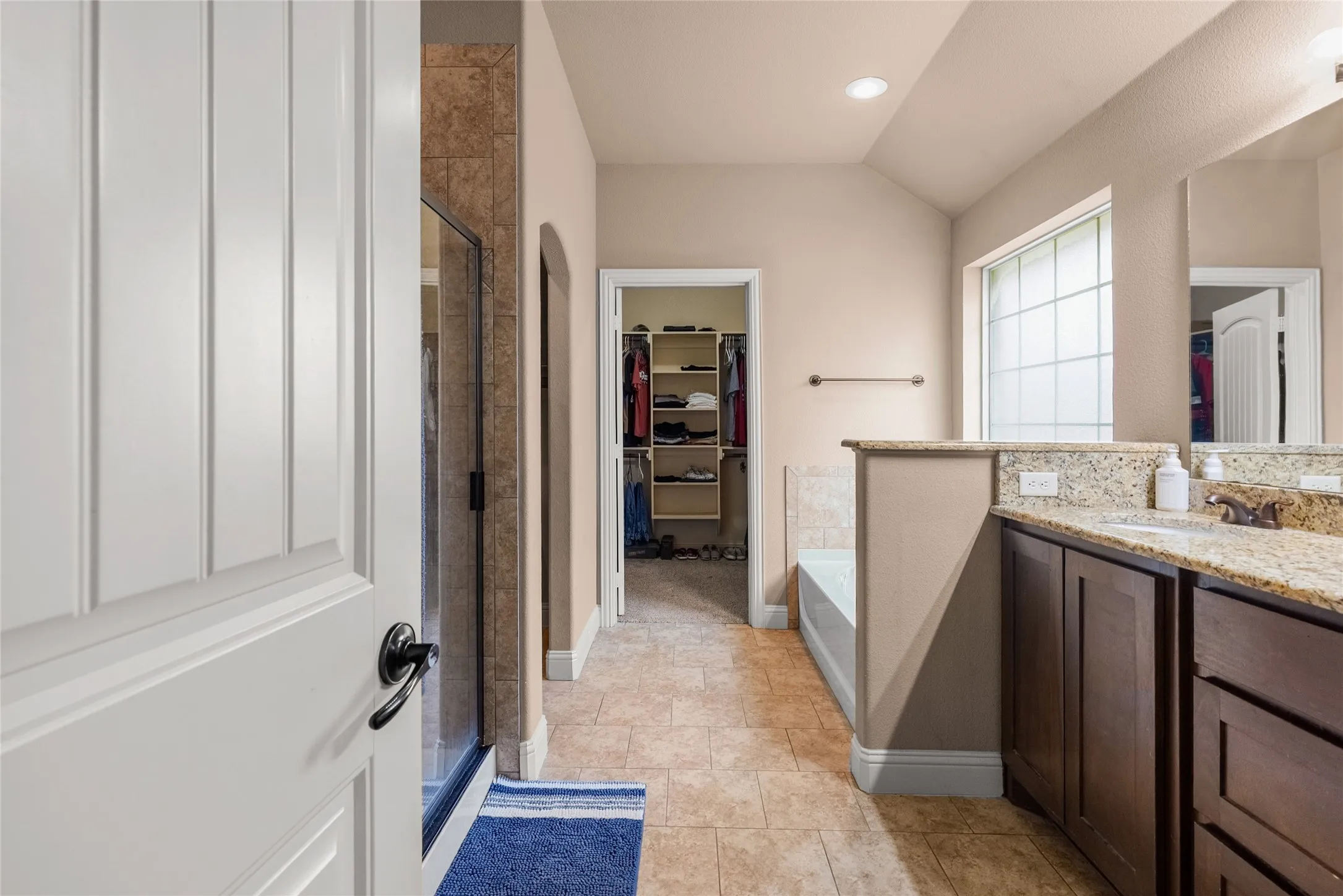 Single Family Residence For Sale in Hunt County , 6512 Ashland Drive, Greenville, Texas 75402, 4 Bedroom, 2 Bathroom, 2 Garage spaces, 1,811 Sqft, built in 2016, mls#21267347, Real Estate Agent in Greenville, Homes For Sale in Hunt county, Homes For Sale in Greenville, Realtor in Greenville Texas, Real Estate Brokerage Independent Realty Texas, Luminita Cordes Realtor