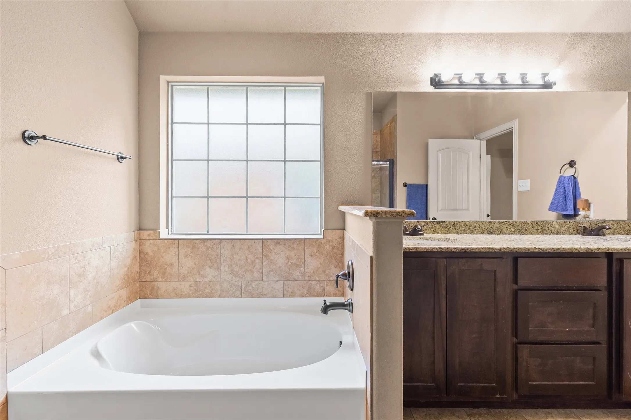 Single Family Residence For Sale in Hunt County , 6512 Ashland Drive, Greenville, Texas 75402, 4 Bedroom, 2 Bathroom, 2 Garage spaces, 1,811 Sqft, built in 2016, mls#21267347, Real Estate Agent in Greenville, Homes For Sale in Hunt county, Homes For Sale in Greenville, Realtor in Greenville Texas, Real Estate Brokerage Independent Realty Texas, Luminita Cordes Realtor