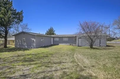Single Family Residence For Sale in Grayson County , 62 Pershing Drive, Denison, Texas 75020, 5 Bedrooms, 3 Bathrooms, Garage spaces, 1,650 Sqft, built in 1945, Price $185,000, mls#21269047, Real Estate Agent in Denison, Homes For Sale in Grayson county, Homes For Sale in Denison, Realtor in Denison Texas, Real Estate Brokerage Independent Realty Texas, Luminita Cordes Realtor