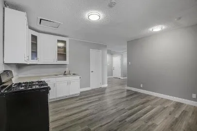 Single Family Residence For Sale in Grayson County , 62 Pershing Drive, Denison, Texas 75020, 5 Bedrooms, 3 Bathrooms, Garage spaces, 1,650 Sqft, built in 1945, Price $185,000, mls#21269047, Real Estate Agent in Denison, Homes For Sale in Grayson county, Homes For Sale in Denison, Realtor in Denison Texas, Real Estate Brokerage Independent Realty Texas, Luminita Cordes Realtor