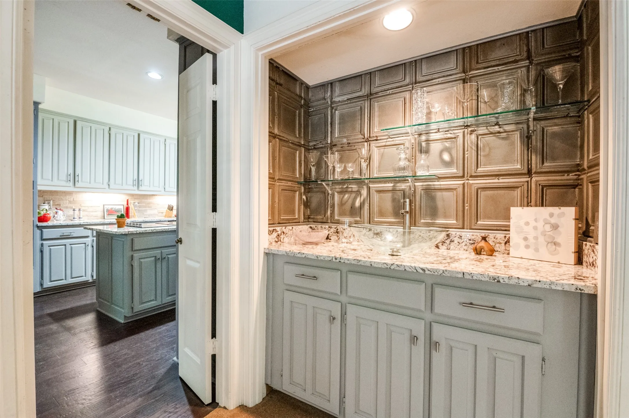 Condominium For Sale in Dallas County , 4711 O Connor Court, Irving, Texas 75062, 2 Bedroom, 3 Bathroom, 2 Garage spaces, 2,088 Sqft, built in 1982, Price $510,000, mls#21270445, Real Estate Agent in Irving, Homes For Sale in Dallas county, Homes For Sale in Irving, Realtor in Irving Texas, Real Estate Brokerage Independent Realty Texas, Luminita Cordes Realtor