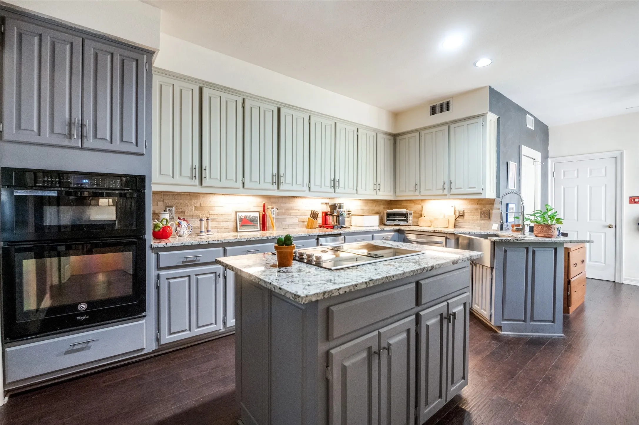 Condominium For Sale in Dallas County , 4711 O Connor Court, Irving, Texas 75062, 2 Bedroom, 3 Bathroom, 2 Garage spaces, 2,088 Sqft, built in 1982, Price $510,000, mls#21270445, Real Estate Agent in Irving, Homes For Sale in Dallas county, Homes For Sale in Irving, Realtor in Irving Texas, Real Estate Brokerage Independent Realty Texas, Luminita Cordes Realtor