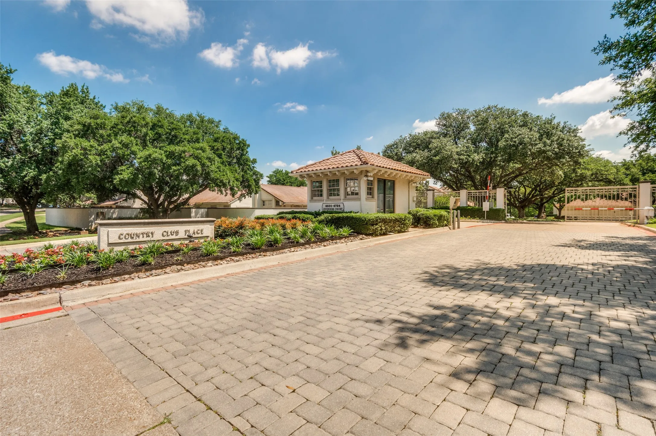 Condominium For Sale in Dallas County , 4711 O Connor Court, Irving, Texas 75062, 2 Bedroom, 3 Bathroom, 2 Garage spaces, 2,088 Sqft, built in 1982, Price $510,000, mls#21270445, Real Estate Agent in Irving, Homes For Sale in Dallas county, Homes For Sale in Irving, Realtor in Irving Texas, Real Estate Brokerage Independent Realty Texas, Luminita Cordes Realtor