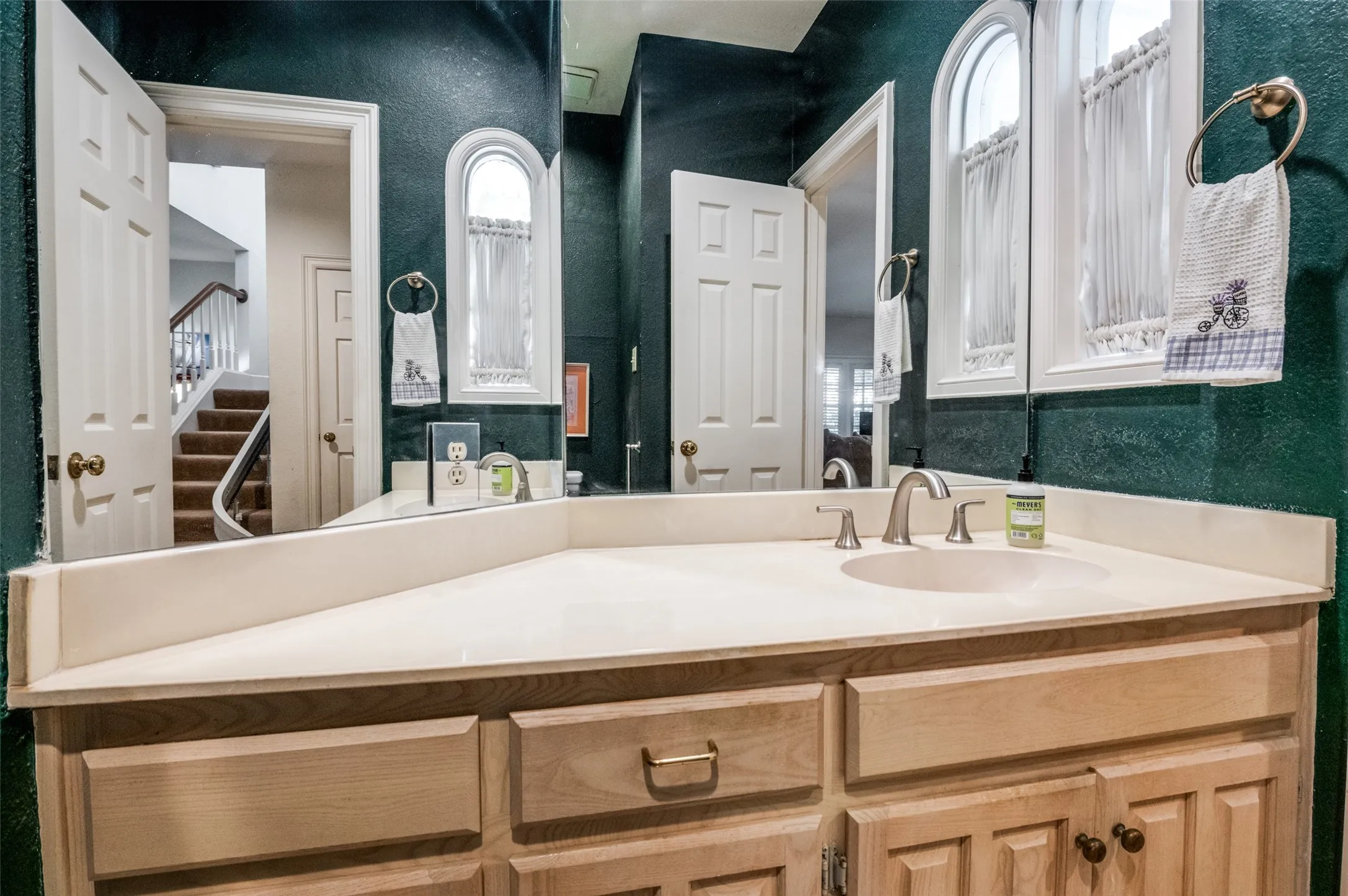Condominium For Sale in Dallas County , 4711 O Connor Court, Irving, Texas 75062, 2 Bedroom, 3 Bathroom, 2 Garage spaces, 2,088 Sqft, built in 1982, Price $510,000, mls#21270445, Real Estate Agent in Irving, Homes For Sale in Dallas county, Homes For Sale in Irving, Realtor in Irving Texas, Real Estate Brokerage Independent Realty Texas, Luminita Cordes Realtor