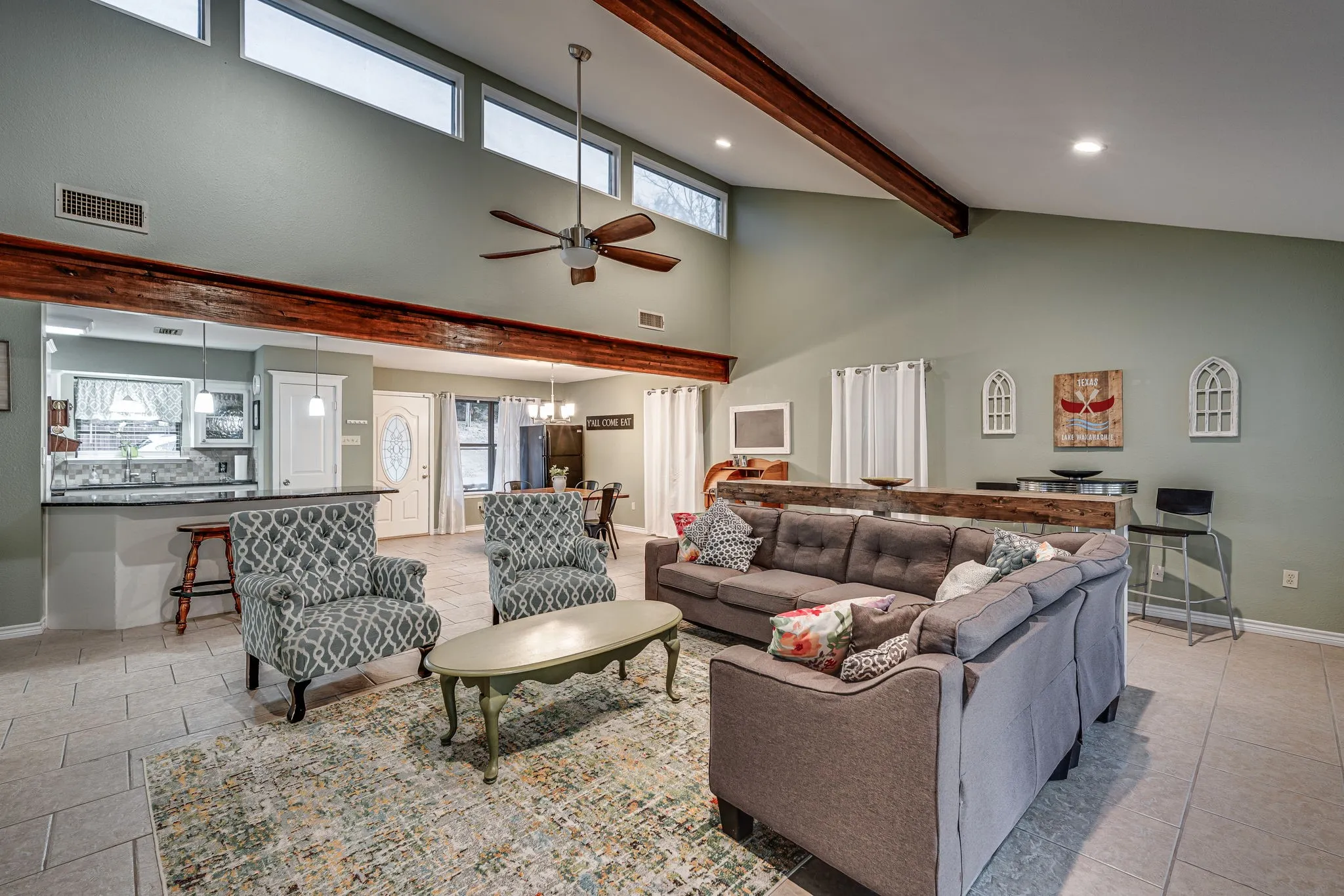 Single Family Residence For Sale in Ellis County , 309 Lakewood Drive, Waxahachie, Texas 75165, 3 Bedroom, 2 Bathroom, Garage spaces, 1,828 Sqft, built in 1986, mls#21253275, Real Estate Agent in Waxahachie, Homes For Sale in Ellis county, Homes For Sale in Waxahachie, Realtor in Waxahachie Texas, Real Estate Brokerage Independent Realty Texas, Luminita Cordes Realtor