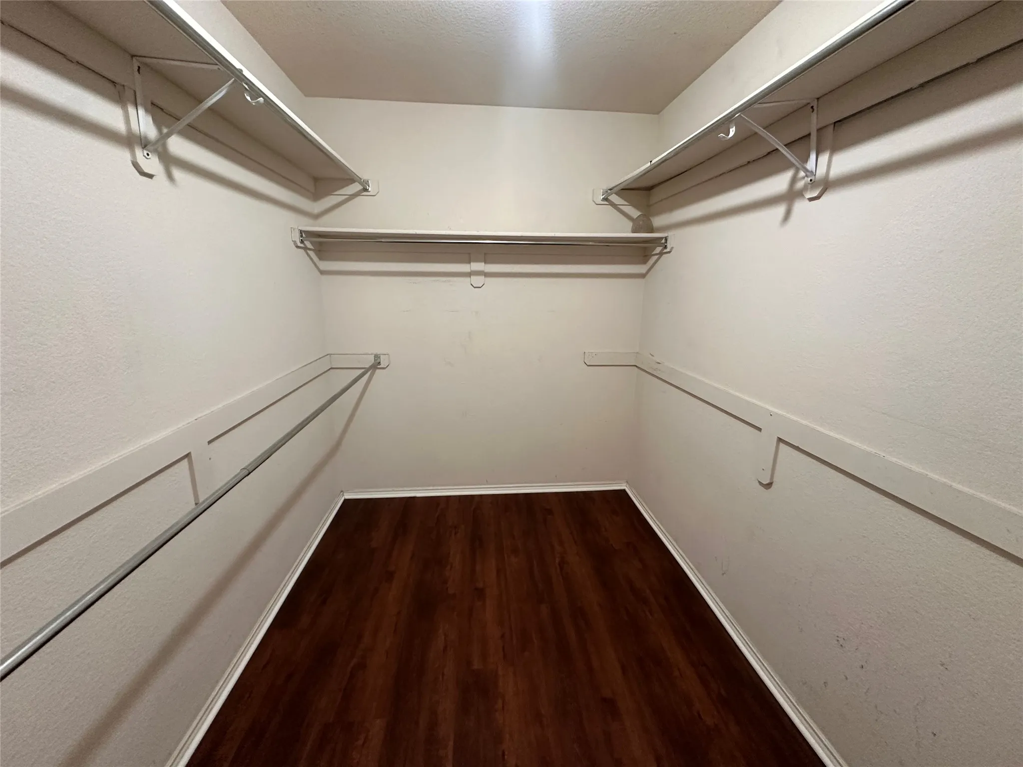 Integrated shelving and hanging rods
