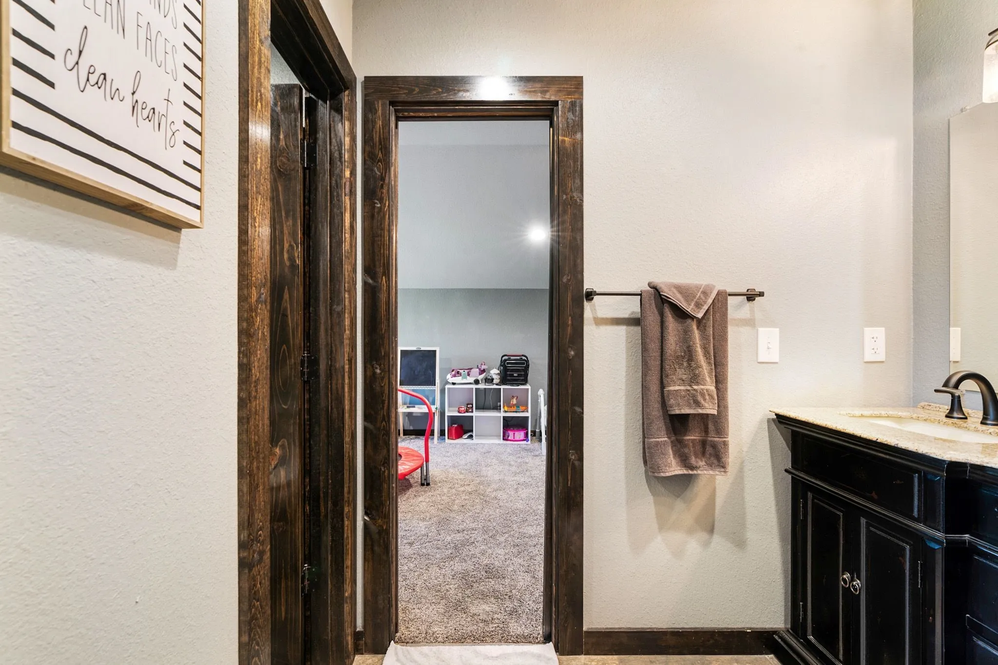 Single Family Residence For Sale in Lamar County , 962 County Road 14630, Pattonville, Texas 75468, 3 Bedroom, 3 Bathroom, 4 Garage spaces, 2,600 Sqft, built in 2018, mls#21267194, Real Estate Agent in Pattonville, Homes For Sale in Lamar county, Homes For Sale in Pattonville, Realtor in Pattonville Texas, Real Estate Brokerage Independent Realty Texas, Luminita Cordes Realtor