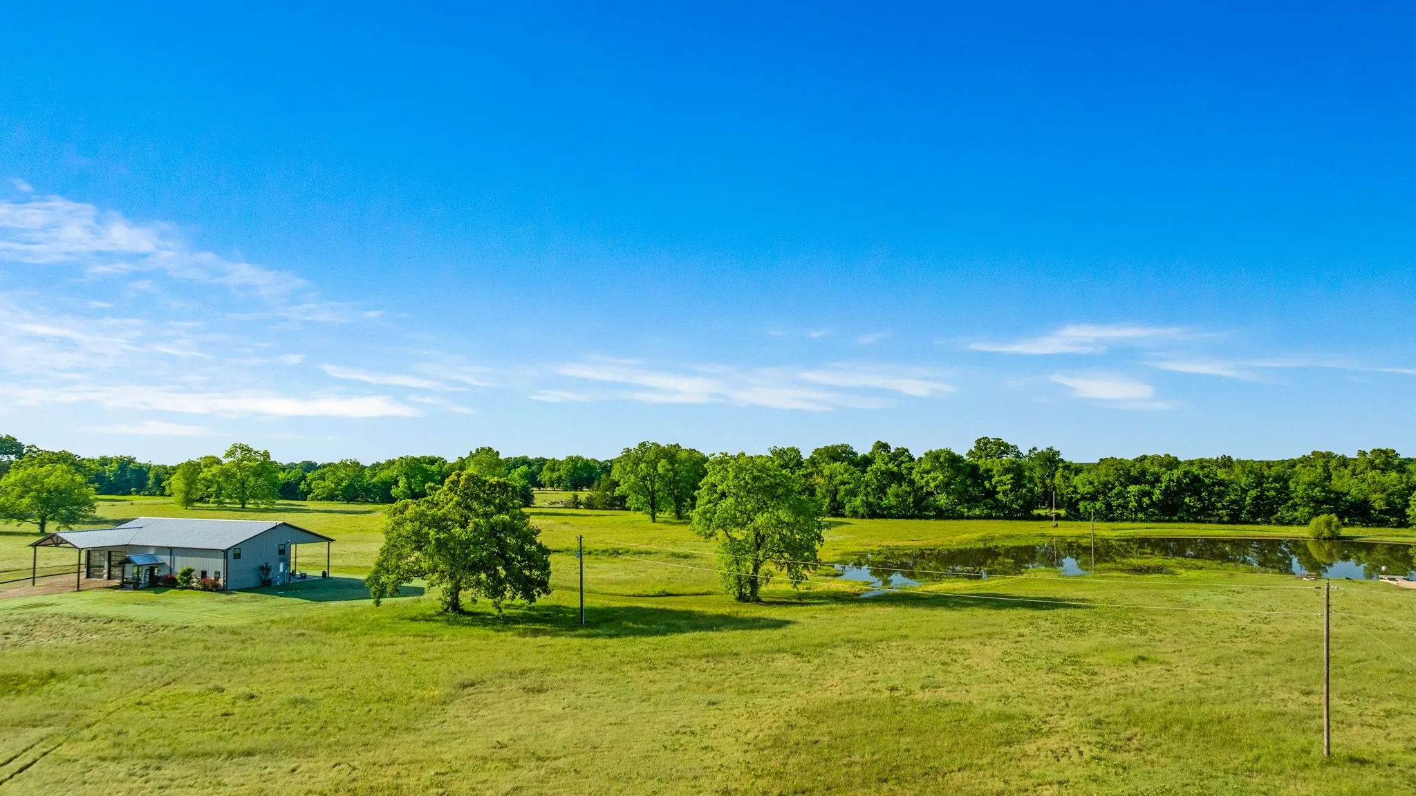Single Family Residence For Sale in Lamar County , 962 County Road 14630, Pattonville, Texas 75468, 3 Bedroom, 3 Bathroom, 4 Garage spaces, 2,600 Sqft, built in 2018, mls#21267194, Real Estate Agent in Pattonville, Homes For Sale in Lamar county, Homes For Sale in Pattonville, Realtor in Pattonville Texas, Real Estate Brokerage Independent Realty Texas, Luminita Cordes Realtor