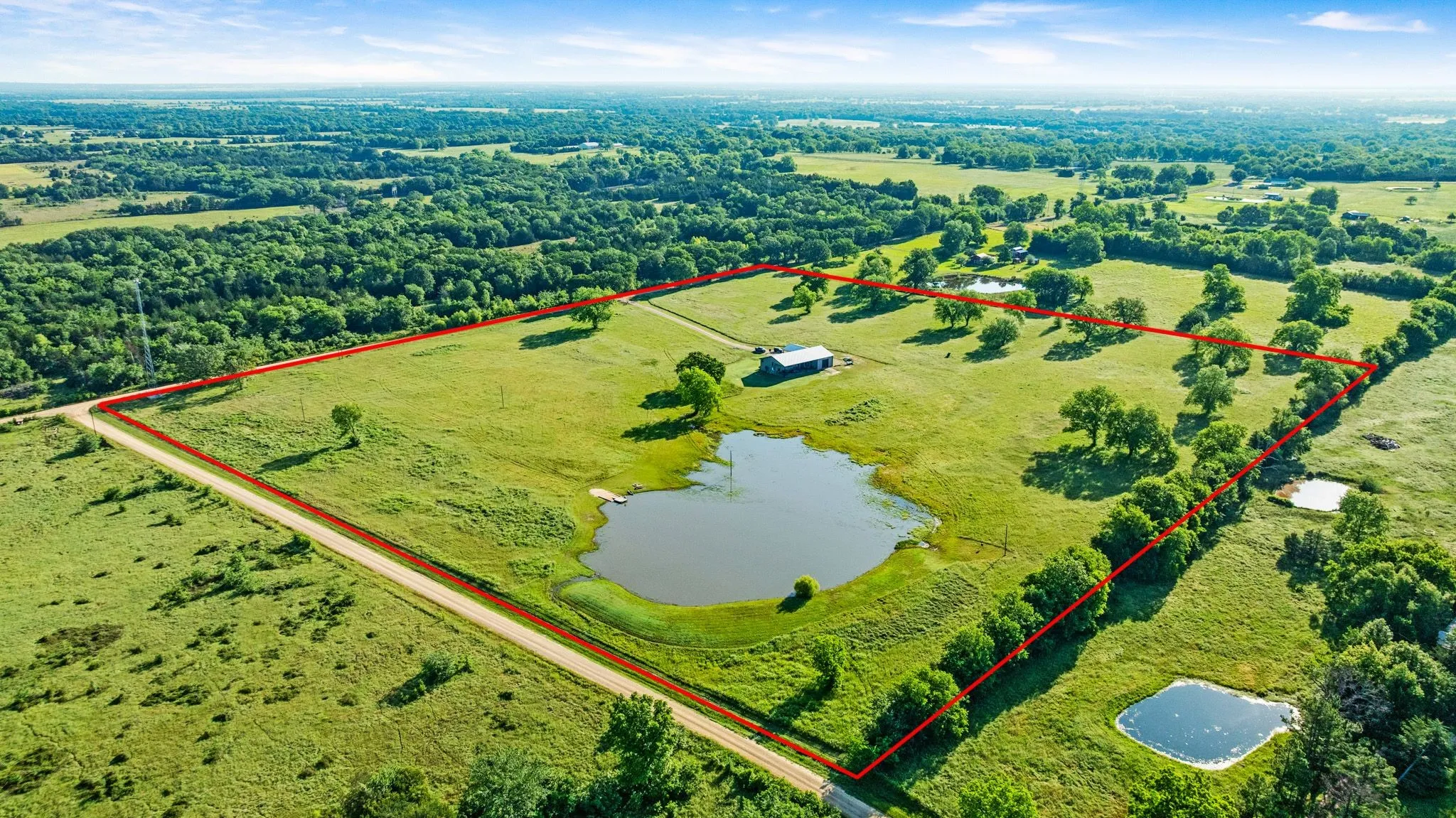 Single Family Residence For Sale in Lamar County , 962 County Road 14630, Pattonville, Texas 75468, 3 Bedroom, 3 Bathroom, 4 Garage spaces, 2,600 Sqft, built in 2018, mls#21267194, Real Estate Agent in Pattonville, Homes For Sale in Lamar county, Homes For Sale in Pattonville, Realtor in Pattonville Texas, Real Estate Brokerage Independent Realty Texas, Luminita Cordes Realtor