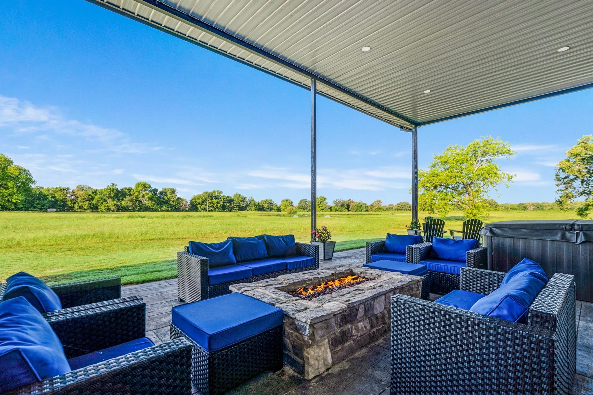 Single Family Residence For Sale in Lamar County , 962 County Road 14630, Pattonville, Texas 75468, 3 Bedroom, 3 Bathroom, 4 Garage spaces, 2,600 Sqft, built in 2018, mls#21267194, Real Estate Agent in Pattonville, Homes For Sale in Lamar county, Homes For Sale in Pattonville, Realtor in Pattonville Texas, Real Estate Brokerage Independent Realty Texas, Luminita Cordes Realtor