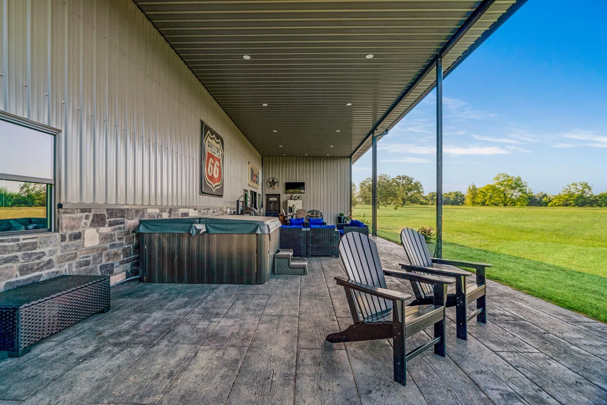 Single Family Residence For Sale in Lamar County , 962 County Road 14630, Pattonville, Texas 75468, 3 Bedroom, 3 Bathroom, 4 Garage spaces, 2,600 Sqft, built in 2018, mls#21267194, Real Estate Agent in Pattonville, Homes For Sale in Lamar county, Homes For Sale in Pattonville, Realtor in Pattonville Texas, Real Estate Brokerage Independent Realty Texas, Luminita Cordes Realtor