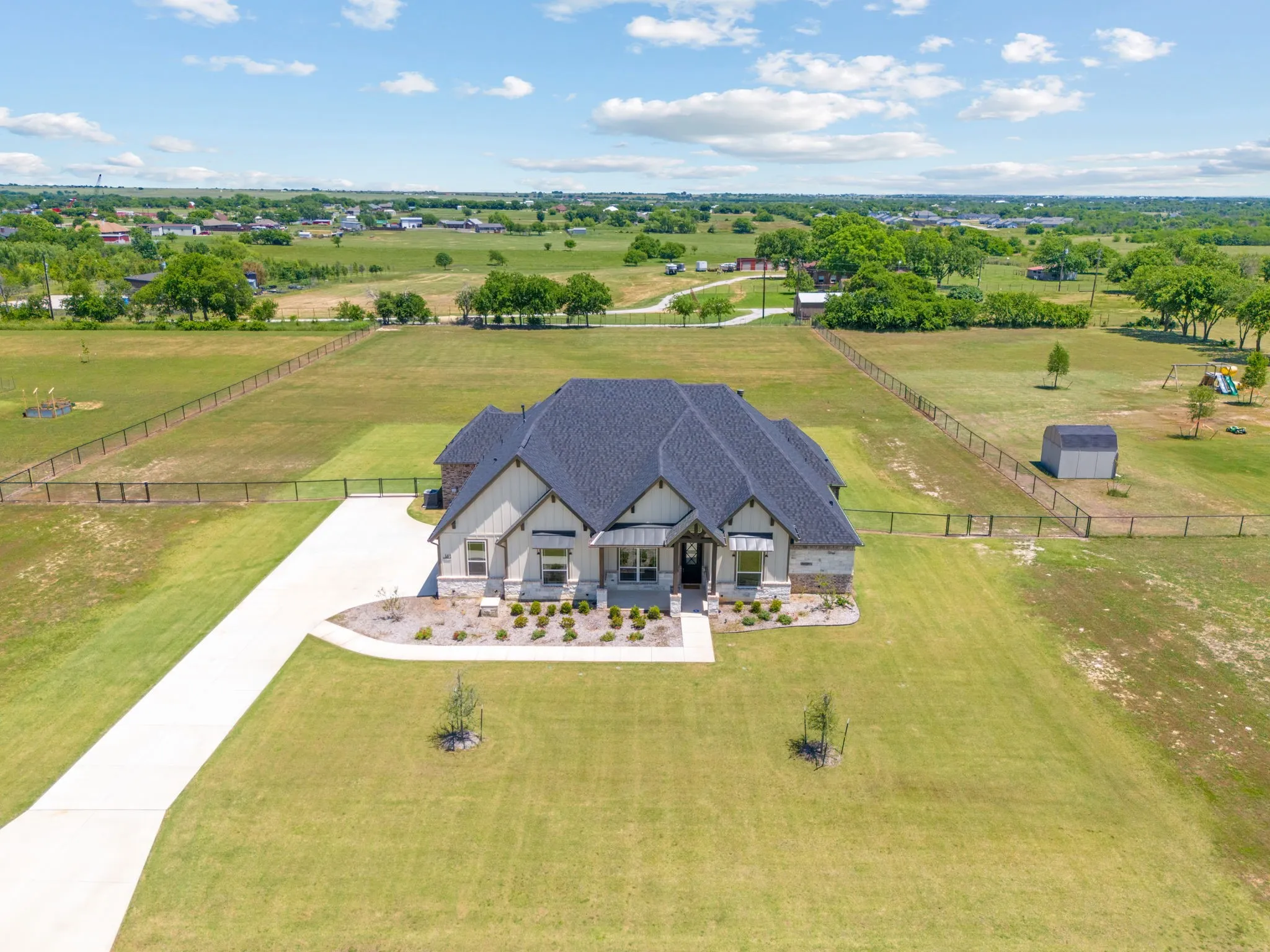 Single Family Residence For Sale in Wise County , 161 Frontera Drive, Decatur, Texas 76234, 4 Bedroom, 3 Bathroom, 3 Garage spaces, 2,703 Sqft, built in 2024, mls#21270166, Real Estate Agent in Decatur, Homes For Sale in Wise county, Homes For Sale in Decatur, Realtor in Decatur Texas, Real Estate Brokerage Independent Realty Texas, Luminita Cordes Realtor