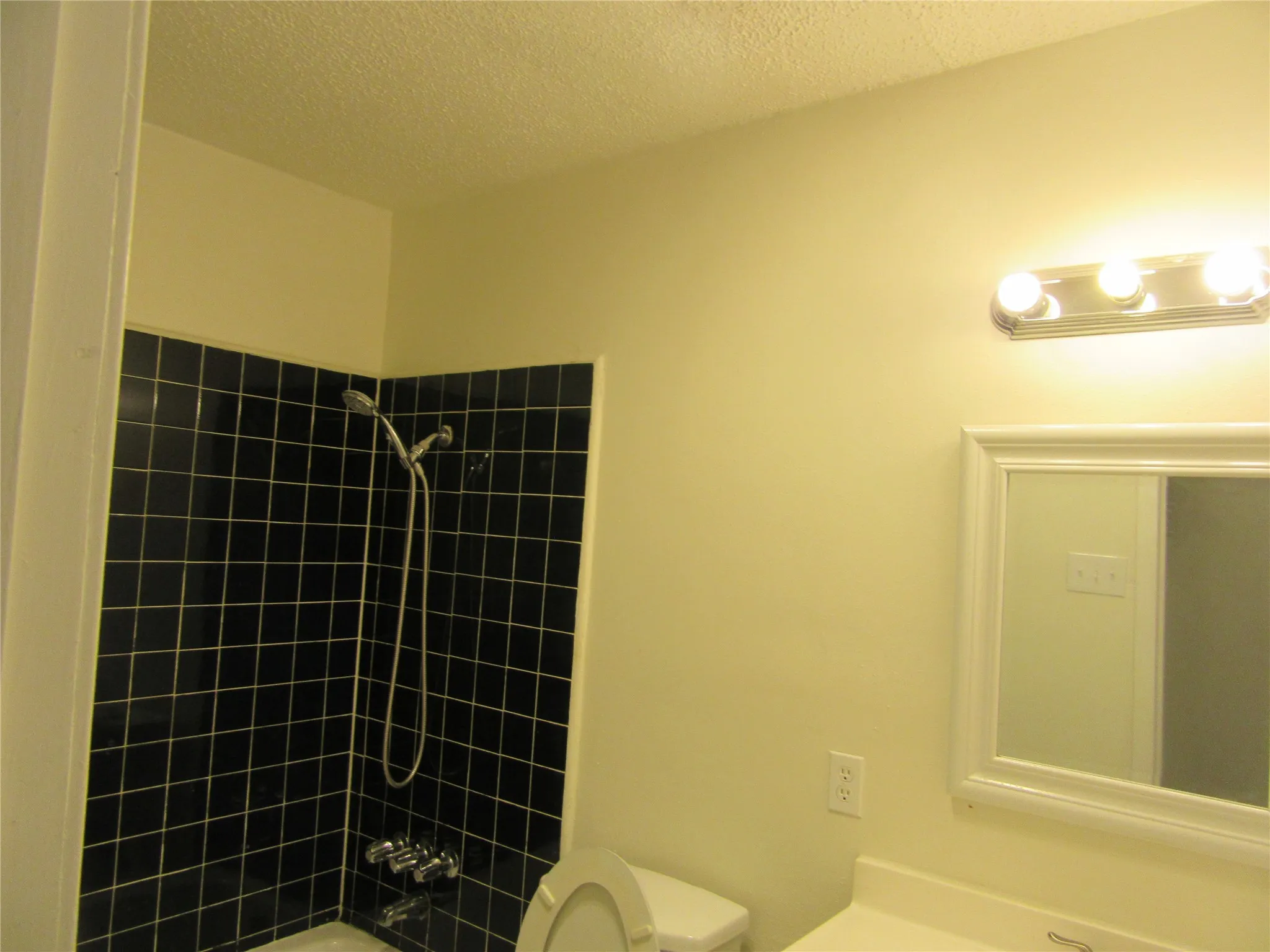 Single Family Residence For Rent in Dallas County , 1336 Mill Stream Drive, Dallas, Texas 75232, 3 Bedrooms, 2 Bathrooms, 2 Garage spaces, 1,290 Sqft, built in 1974, Price $1,695, mls#21270952, Real Estate Agent in Dallas, Homes For Rent in Dallas county, Homes For Rent in Dallas, Realtor in Dallas Texas, Real Estate Brokerage Independent Realty Texas, Luminita Cordes Realtor