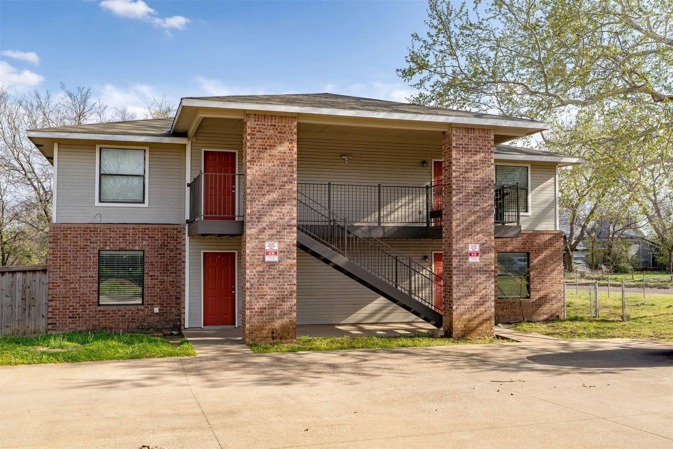 Quadruplex For Sale in Erath County , 892 W Vanderbilt, Stephenville, Texas 76401, 8 Bedroom, 8 Bathroom, Garage spaces, 0 Sqft, built in 2008, mls#21270771, Real Estate Agent in Stephenville, Homes For Sale in Erath county, Homes For Sale in Stephenville, Realtor in Stephenville Texas, Real Estate Brokerage Independent Realty Texas, Luminita Cordes Realtor
